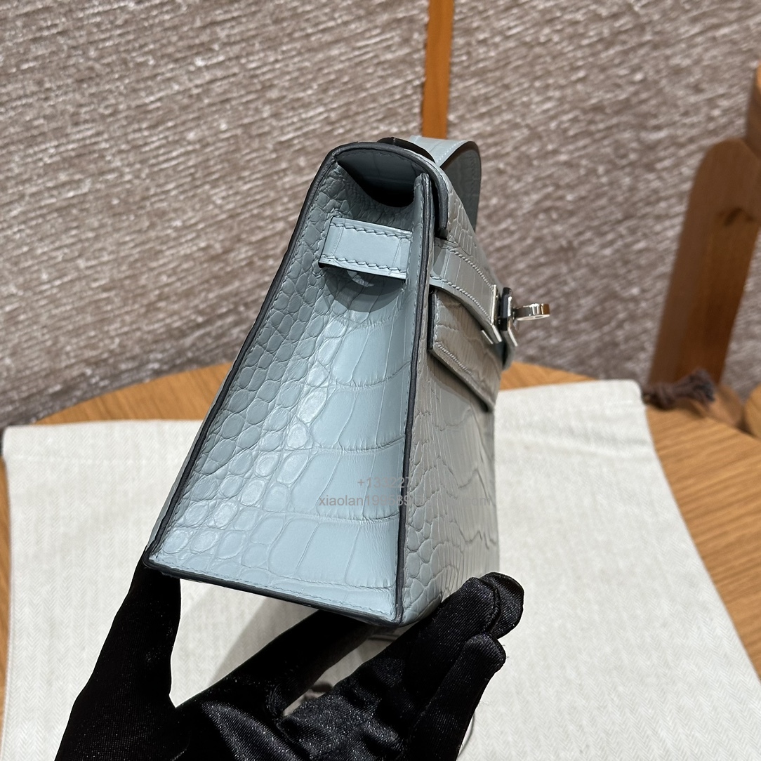 Hermès Kelly Pochette Clutch Bag Shiny Crocodile Leather . Fully Handmade Premium Customization – Linen Blue