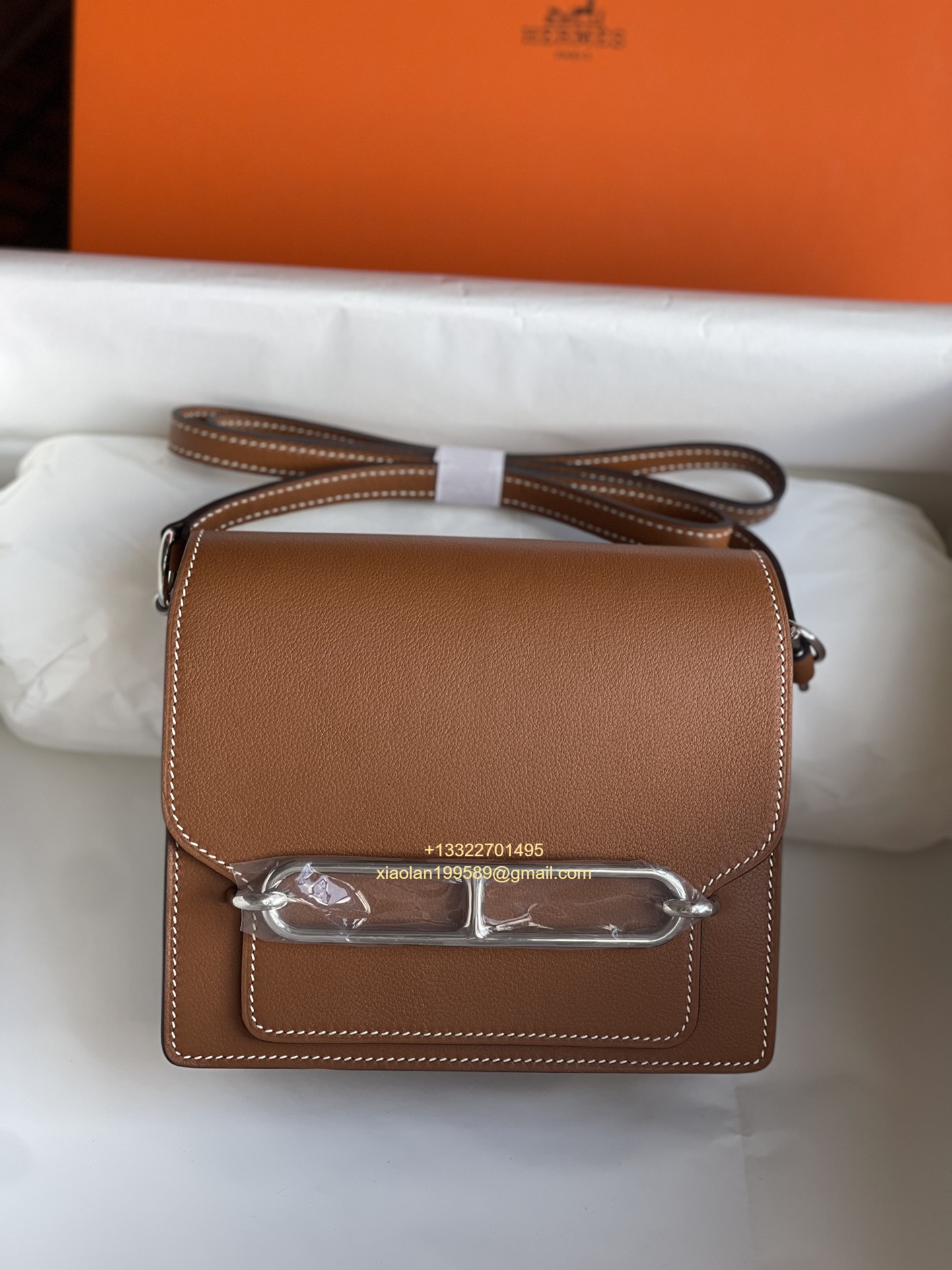 Hermès Roulis 18/23 Shoulder Bag in Evercolor Leather, Hand-stitched with Beeswax Thread. Color: Gold Brown.