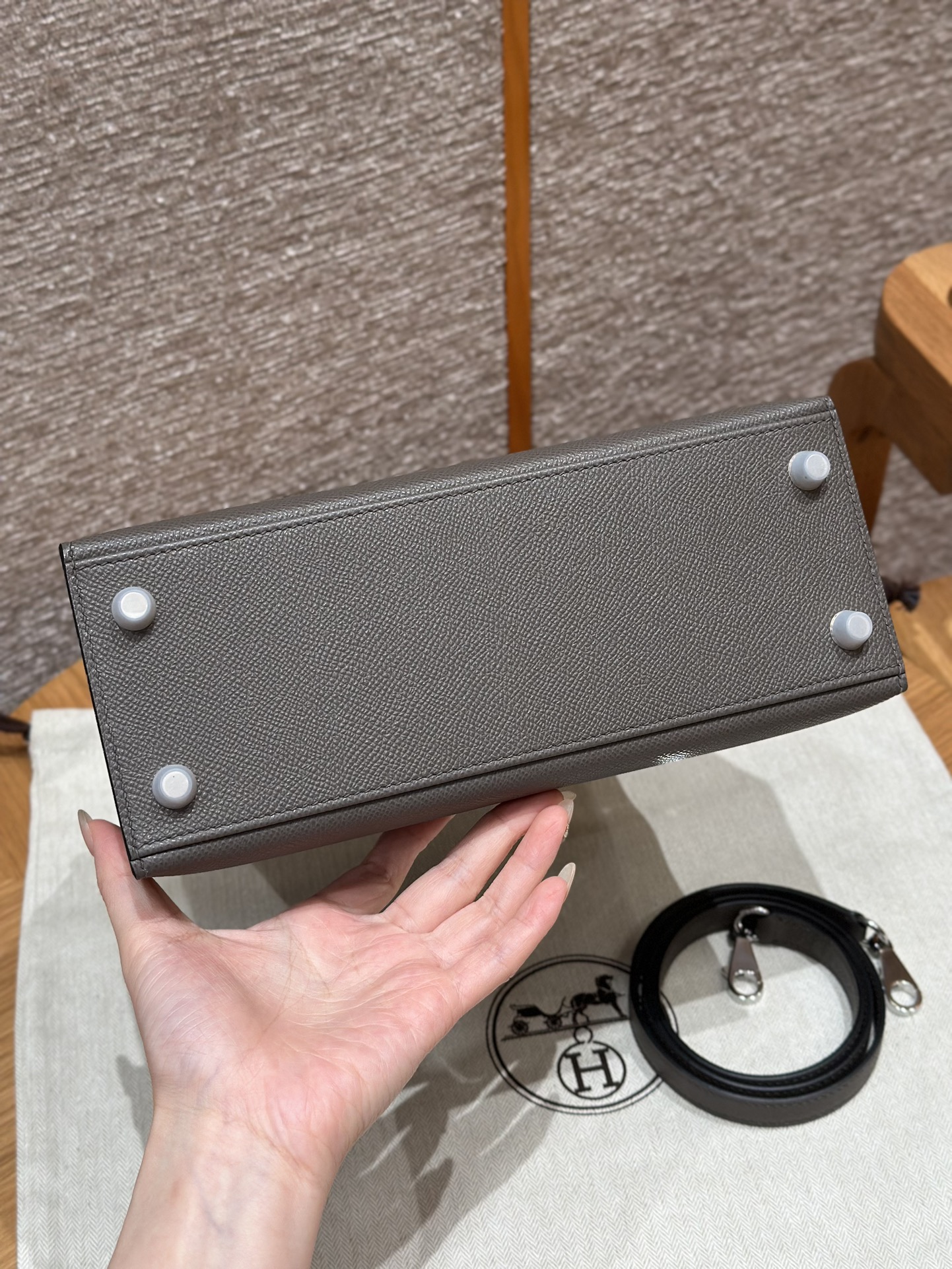 Hermès Kelly Handbag in Etain Epsom Cowhide Leather, Purely Handcrafted, High-End Customization Edition