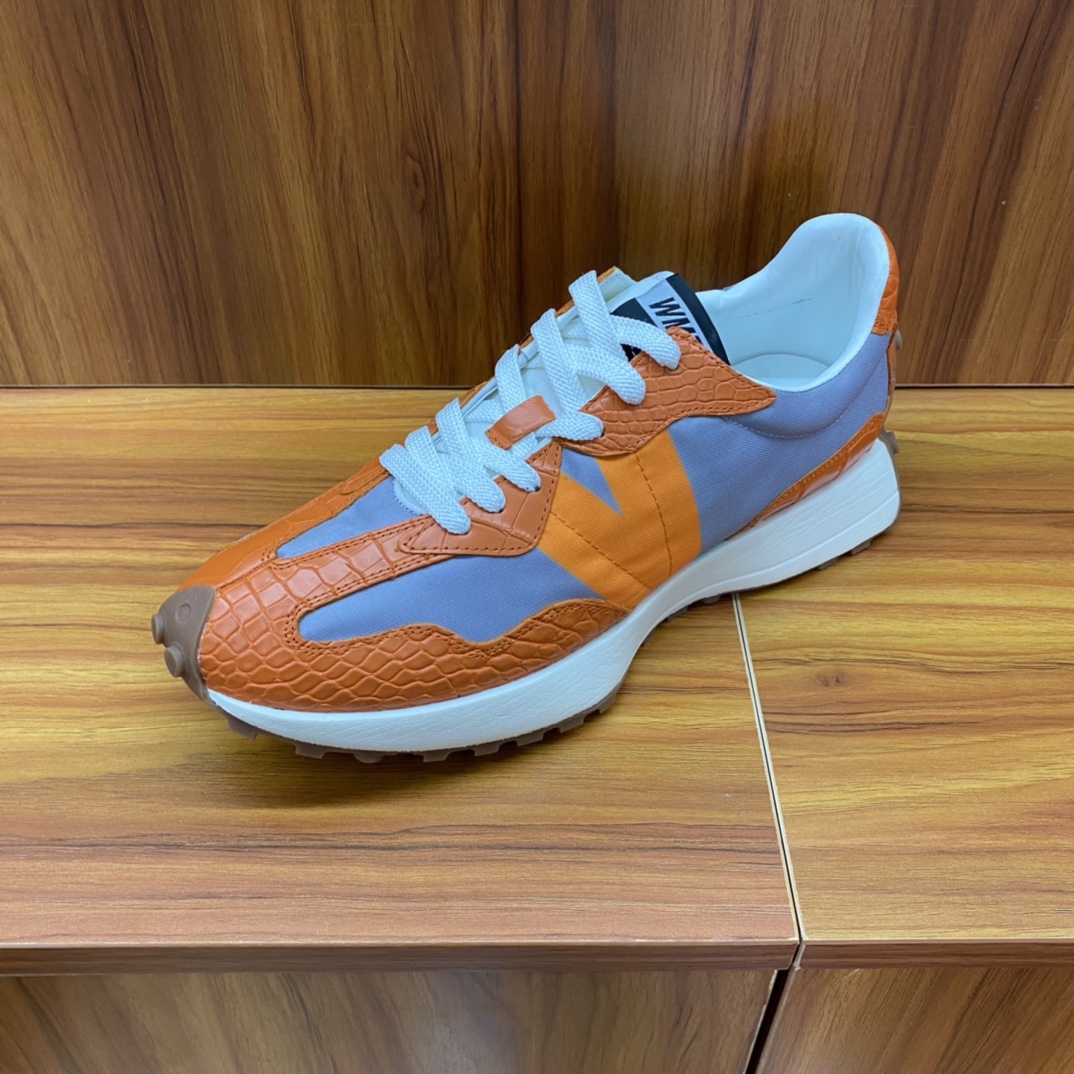 Handcrafted Luxury Private Customization High-Quality Crocodile Leather Shoes, available for customization in various colors and sizes.