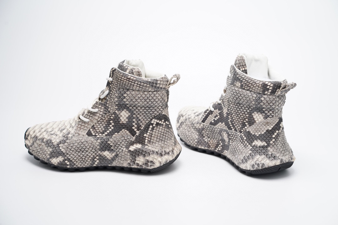 Handcrafted Luxury Private Customization High-Quality South African Python Leather Designer-inspired Sneakers.
