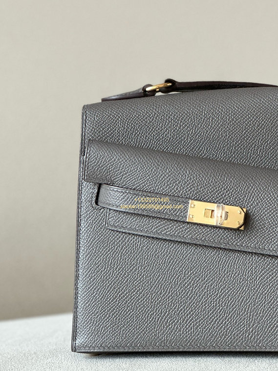 Hermès Mini Kelly 20 Sellier en Désordre Bag in Epsom Leather, Fully Hand-stitched with Beeswax Thread, Color: Etain Grey.