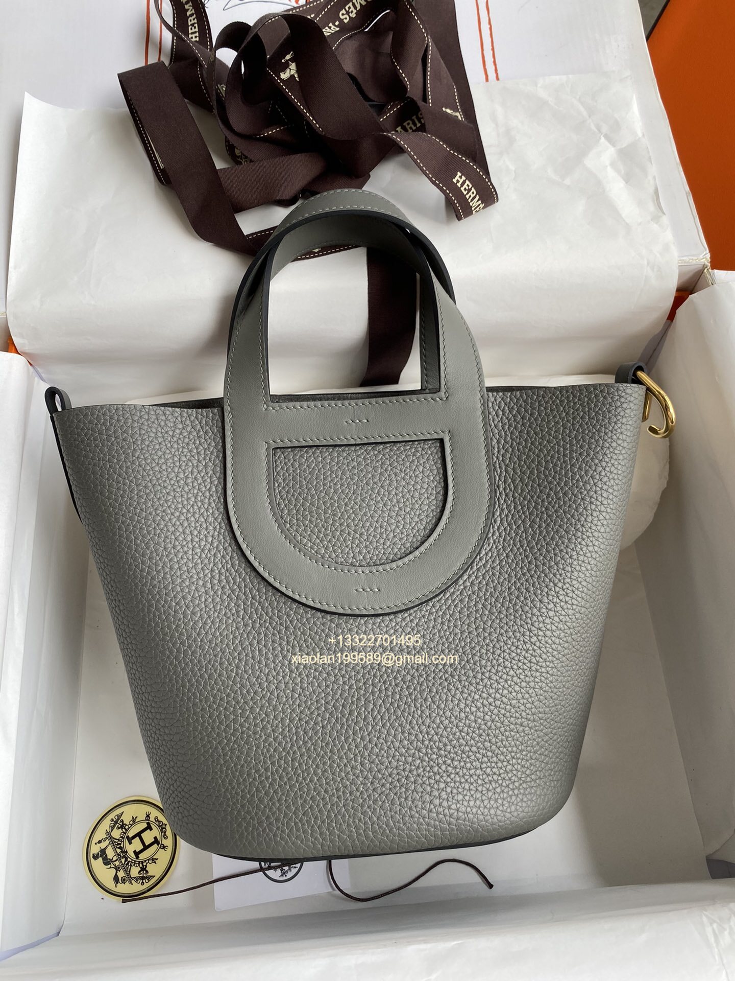 Hermès In-The-Loop 18/23 Bag in Taurillon Clemence (TC) and Swift Leather, Hand-stitched with Beeswax Thread. Color: Cumulus Grey.