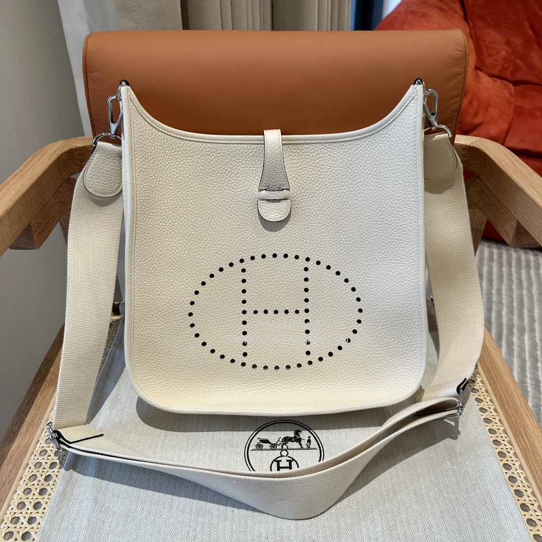 Hermès Evelyne Bag in Clemence Leather, Premium Handcrafted Customization – Milky White.