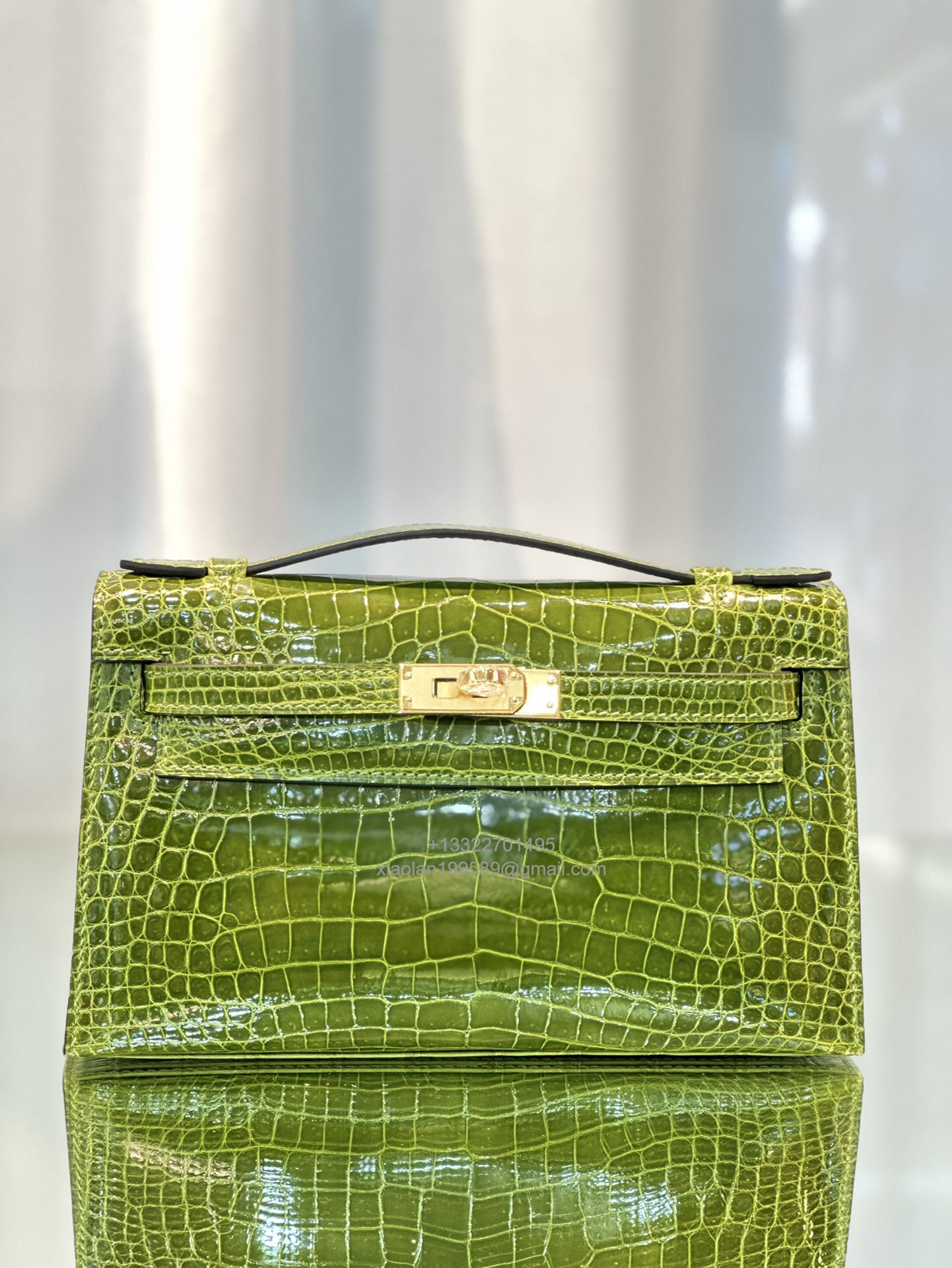 Hermès Kelly Pochette Clutch Bag Shiny Crocodile Leather . Fully Handmade Premium Customization – Apple Green