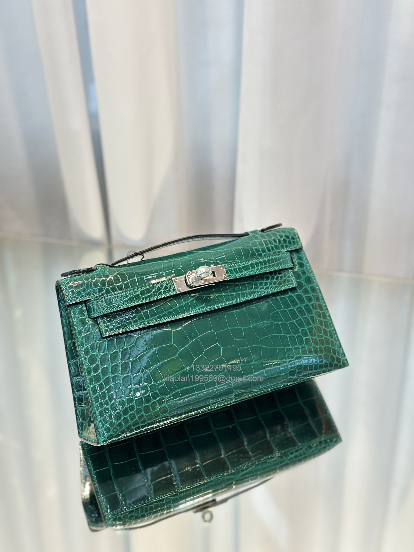 Hermès Kelly Pochette Clutch Bag Shiny Crocodile Leather . Fully Handmade Premium Customization – Jade Green