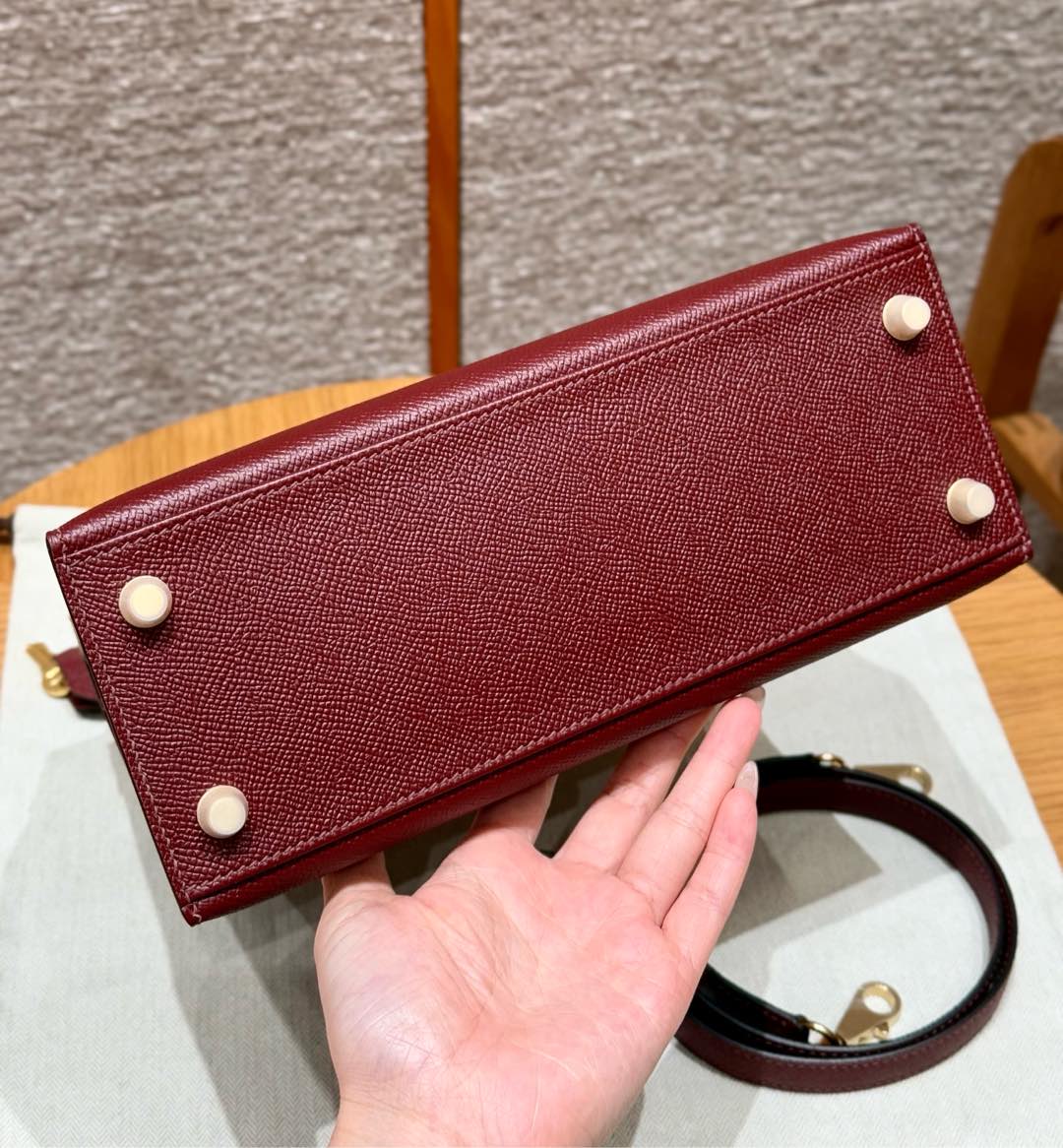 Hermès Kelly Handbag in Hermès Red Epsom Cowhide Leather, Purely Handcrafted, High-End Customization Edition