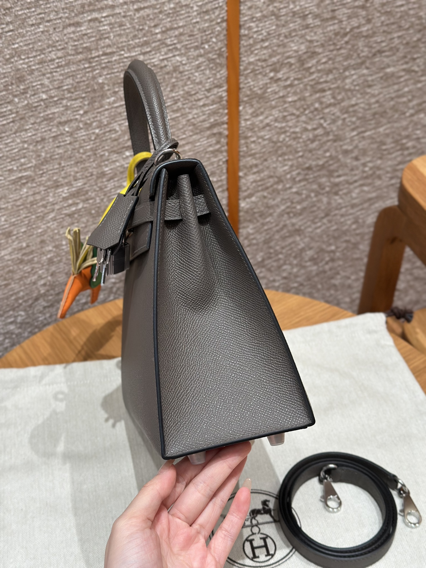 Hermès Kelly Handbag in Etain Epsom Cowhide Leather, Purely Handcrafted, High-End Customization Edition