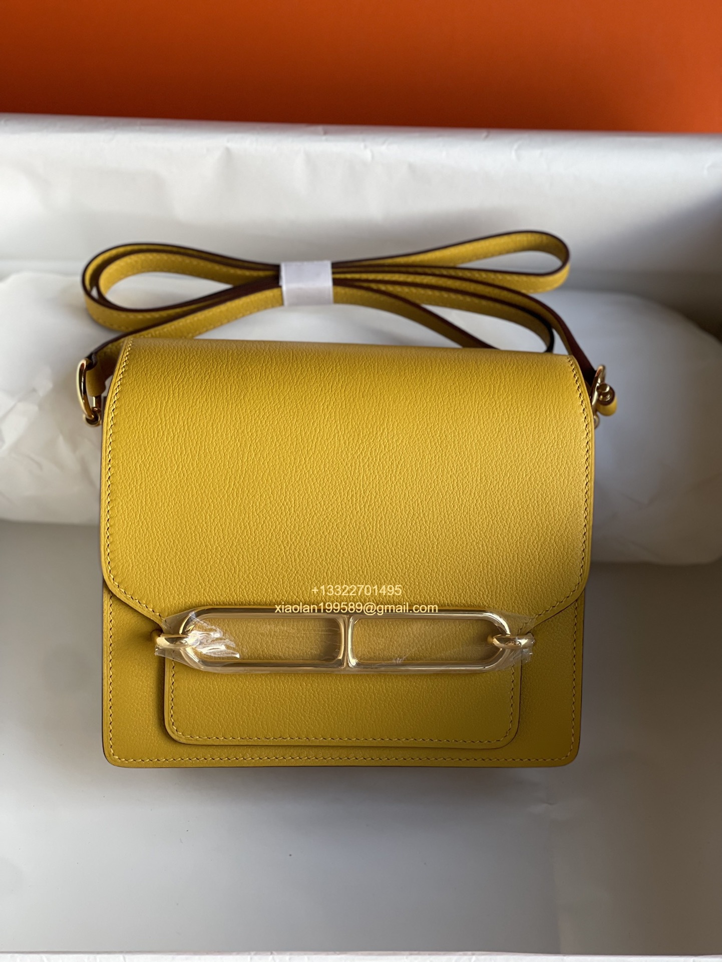 Hermès Roulis 18/23 Shoulder Bag in Evercolor Leather, Hand-stitched with Beeswax Thread. Color: Amber Yellow.