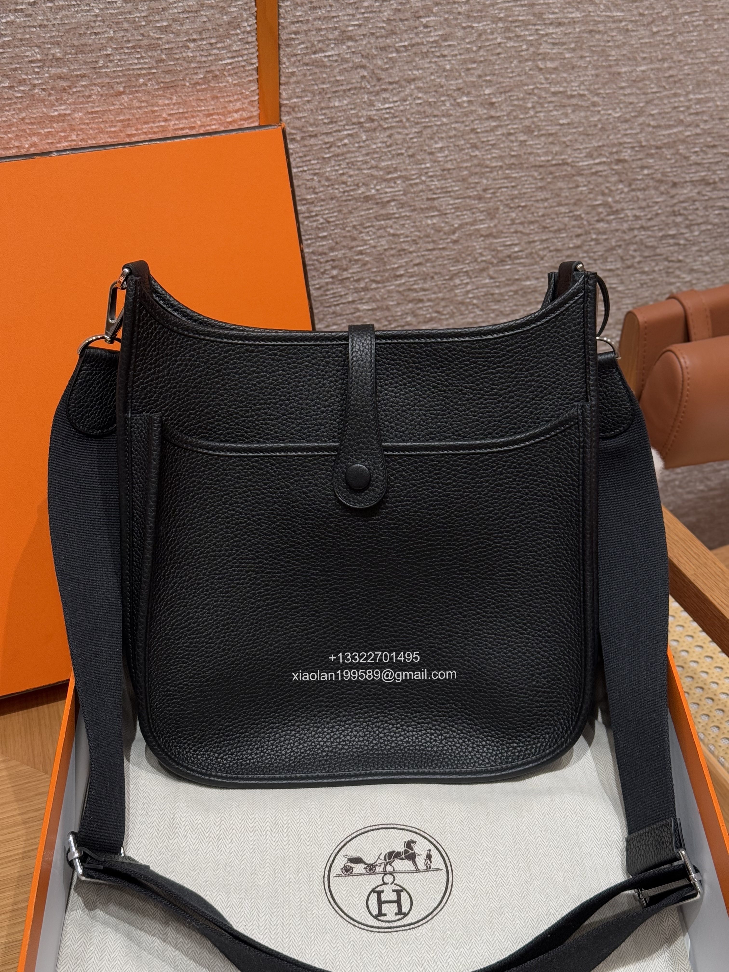 Hermès Evelyne Bag in Clemence Leather, Premium Handcrafted Customization – Black.