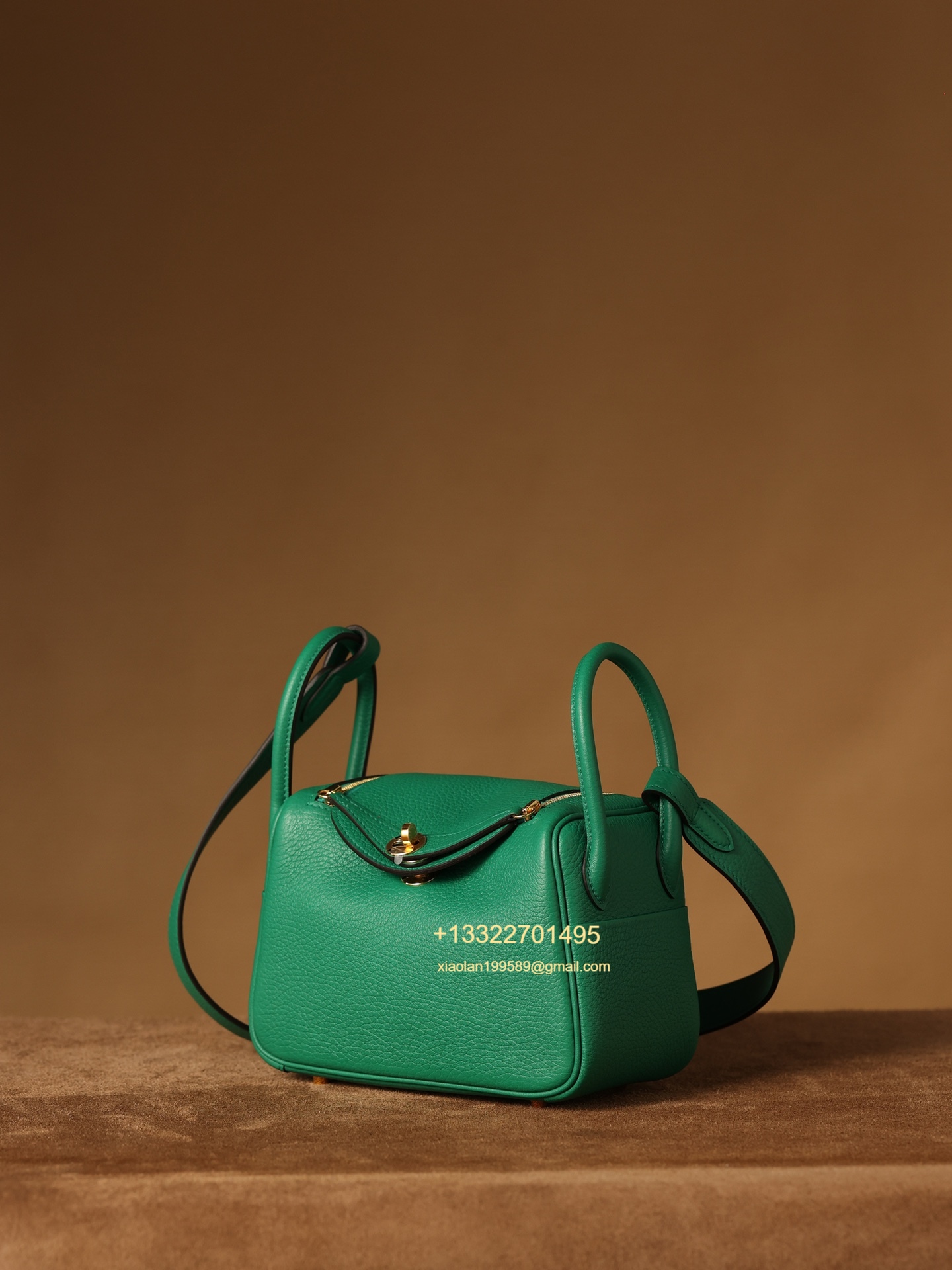 Hermès Lindy Mini 19cm in Velvet Green, crafted with Hermès' exclusive Clemence leather, purely handcrafted, high-end customization edition.