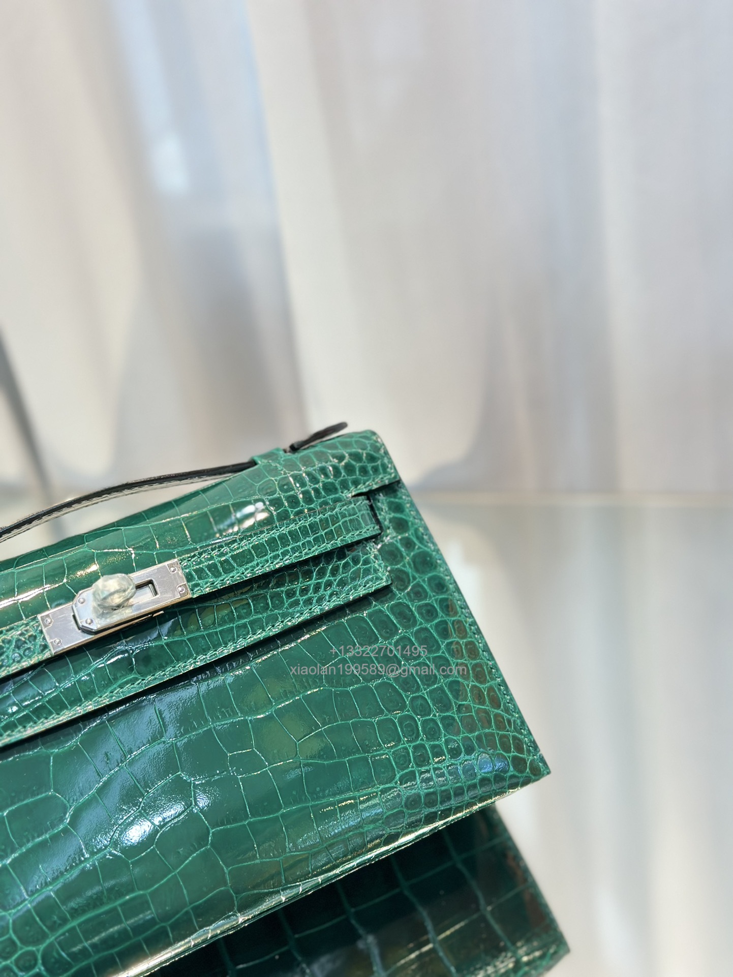 Hermès Kelly Pochette Clutch Bag Shiny Crocodile Leather . Fully Handmade Premium Customization – Jade Green