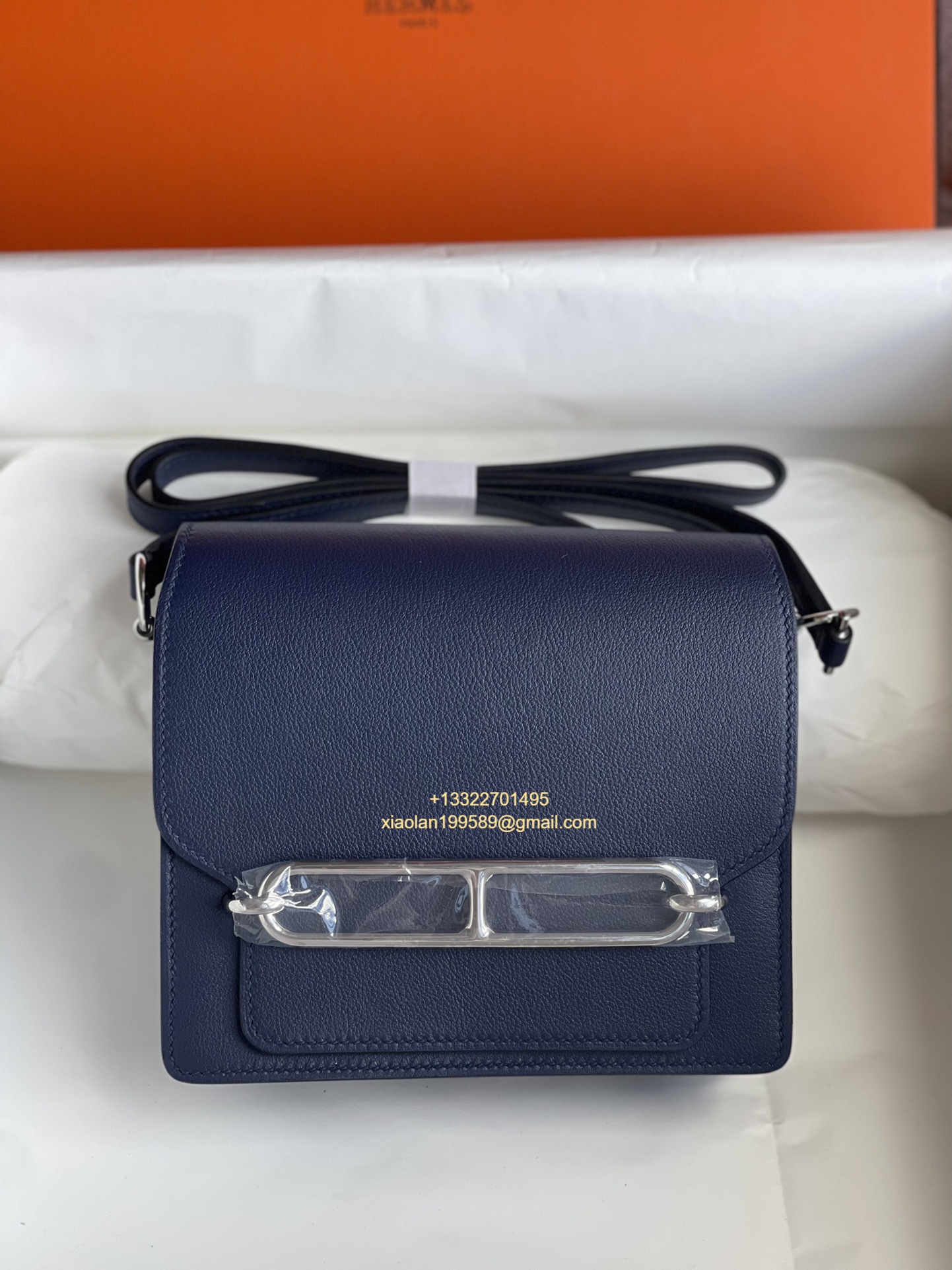 Hermès Roulis 18/23 Shoulder Bag in Evercolor Leather, Hand-stitched with Beeswax Thread. Color: Sapphire Blue.