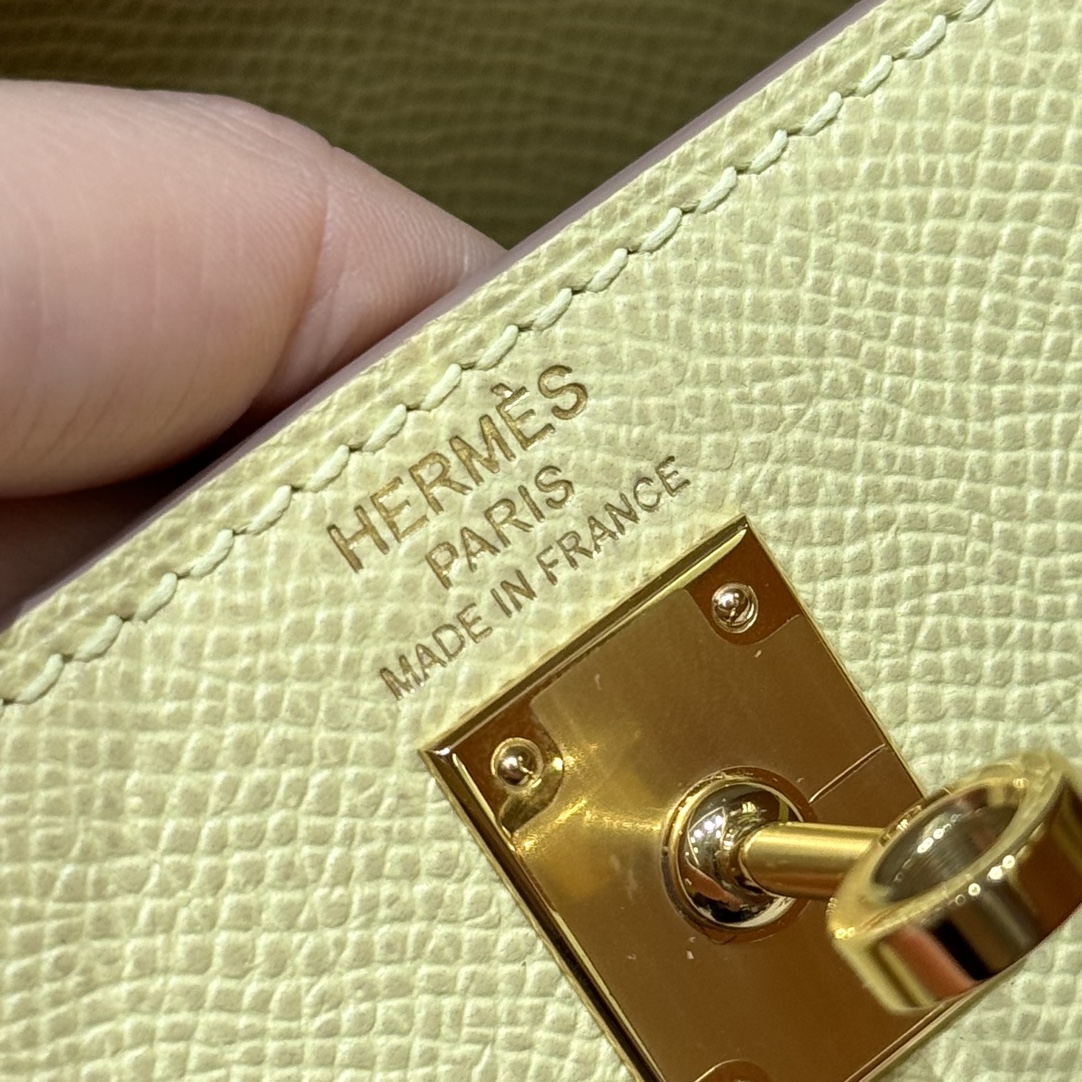 Hermès Kelly Handbag in Chick Yellow  Epsom Cowhide Leather, Purely Handcrafted, High-End Customization Edition