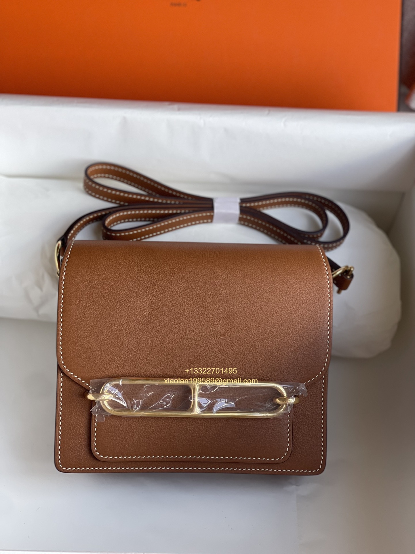 Hermès Roulis 18/23 Shoulder Bag in Evercolor Leather, Hand-stitched with Beeswax Thread. Color: Gold Brown.
