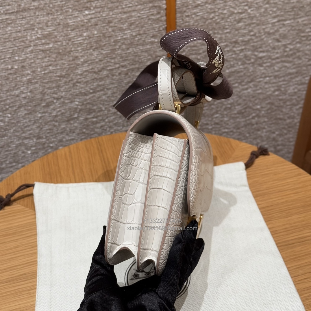 Hermès Constance 18/24cm in Crocodile Leather, Premium Handmade Customization-Concrete Grey