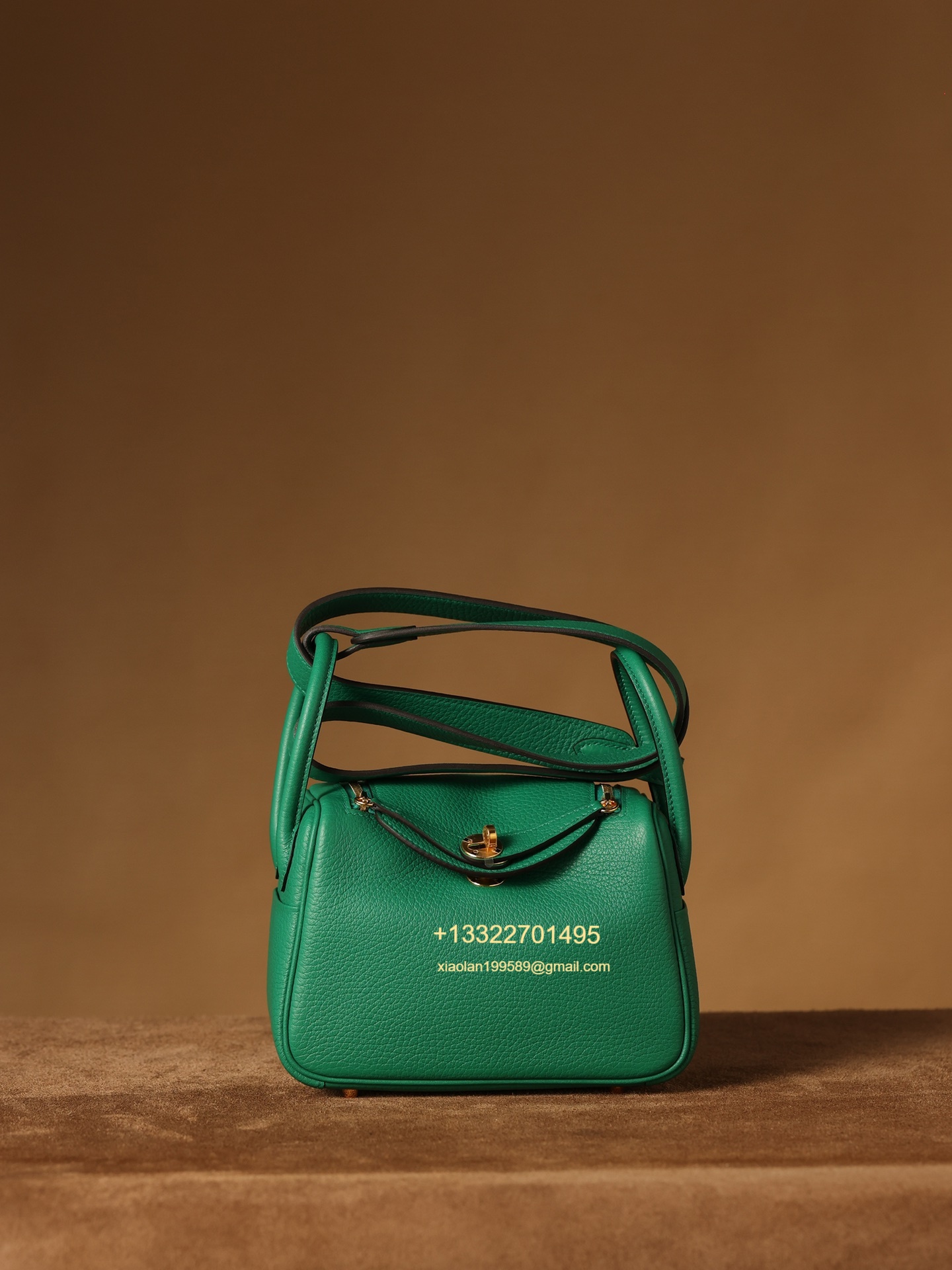 Hermès Lindy Mini 19cm in Velvet Green, crafted with Hermès' exclusive Clemence leather, purely handcrafted, high-end customization edition.