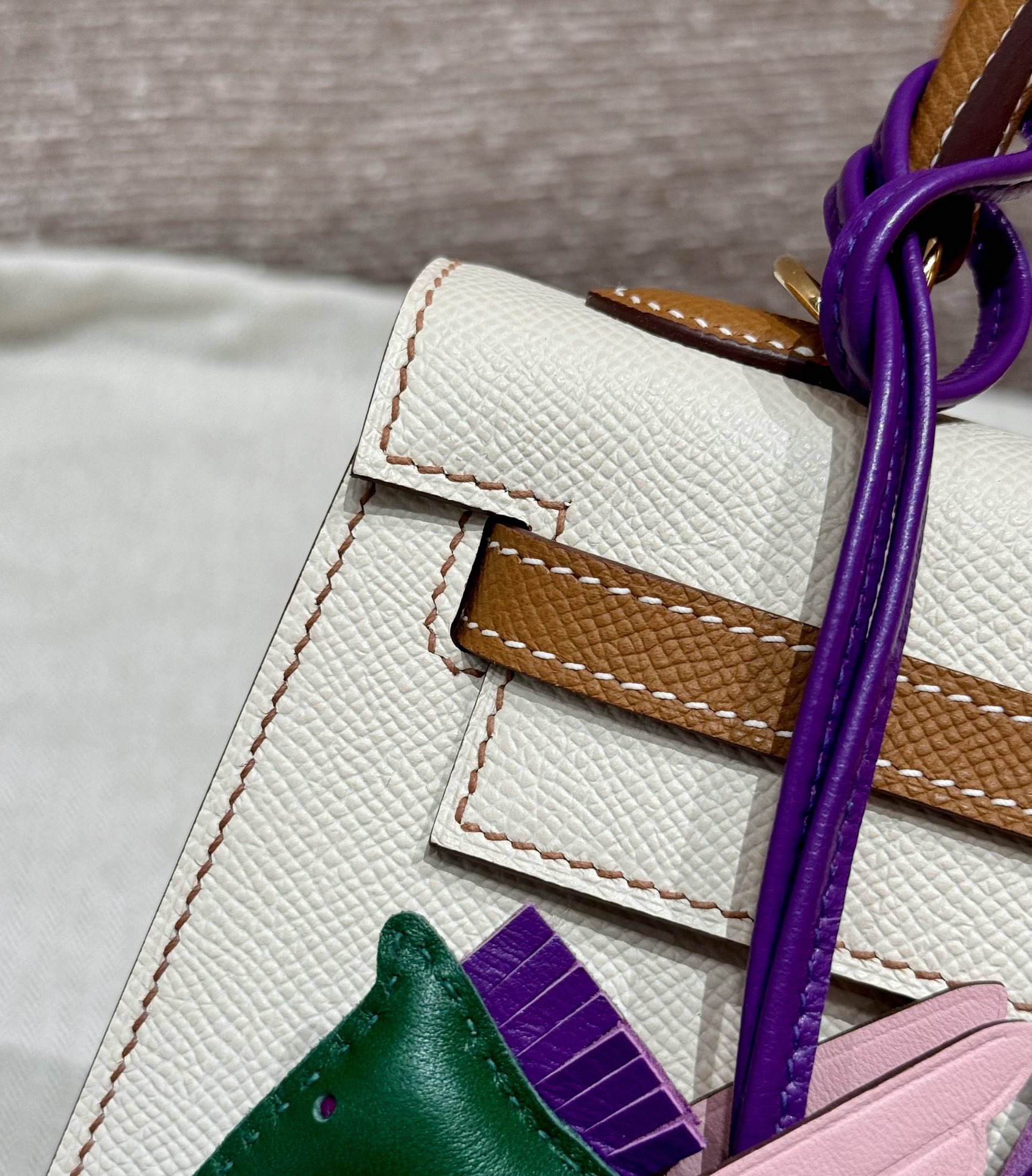 Hermès Kelly 25/28/32cm in Epsom leather, fully hand-stitched with waxed thread, customized in color-block design.