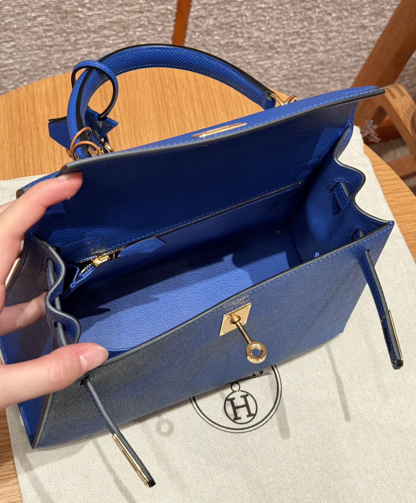 Hermès Kelly Handbag in  French Blue Epsom Cowhide Leather, Purely Handcrafted, High-End Customization Edition