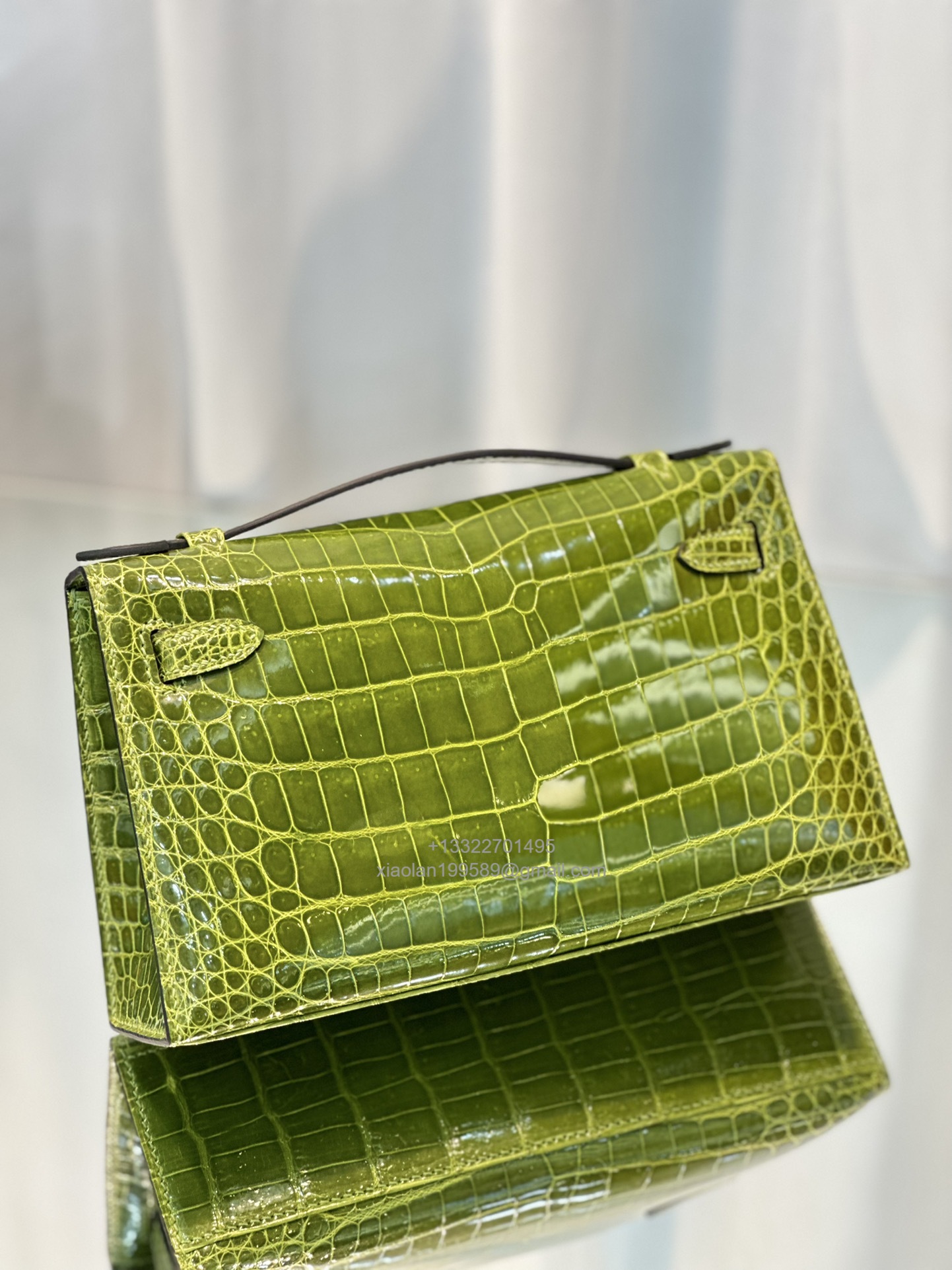 Hermès Kelly Pochette Clutch Bag Shiny Crocodile Leather . Fully Handmade Premium Customization – Apple Green