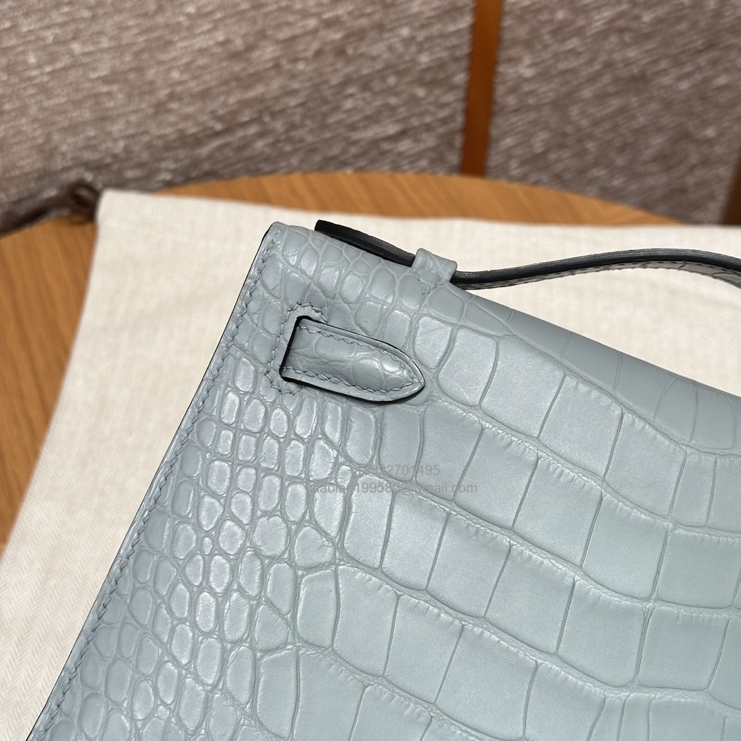 Hermès Kelly Pochette Clutch Bag Shiny Crocodile Leather . Fully Handmade Premium Customization – Linen Blue