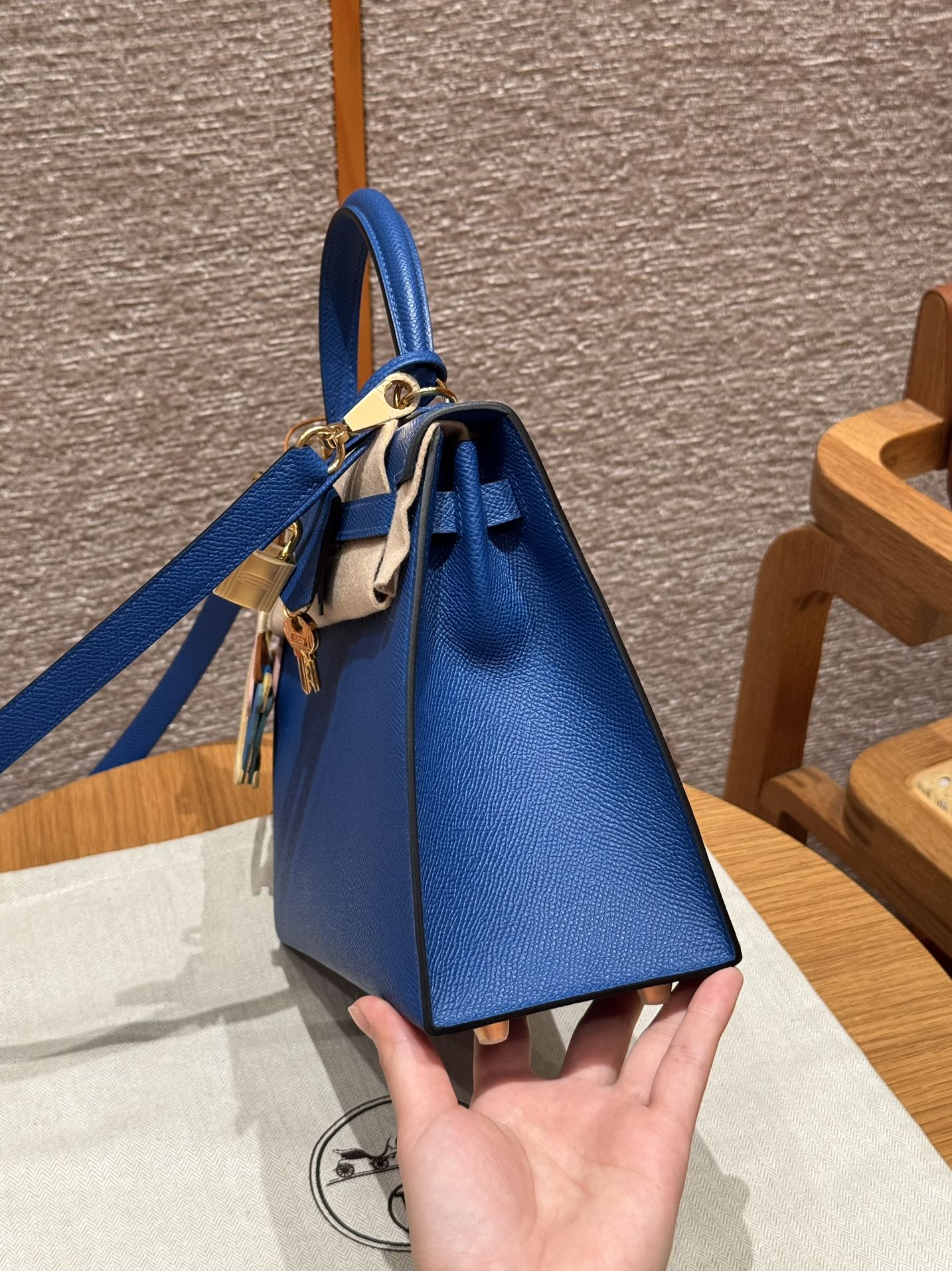 Hermès Kelly Handbag in  French Blue Epsom Cowhide Leather, Purely Handcrafted, High-End Customization Edition