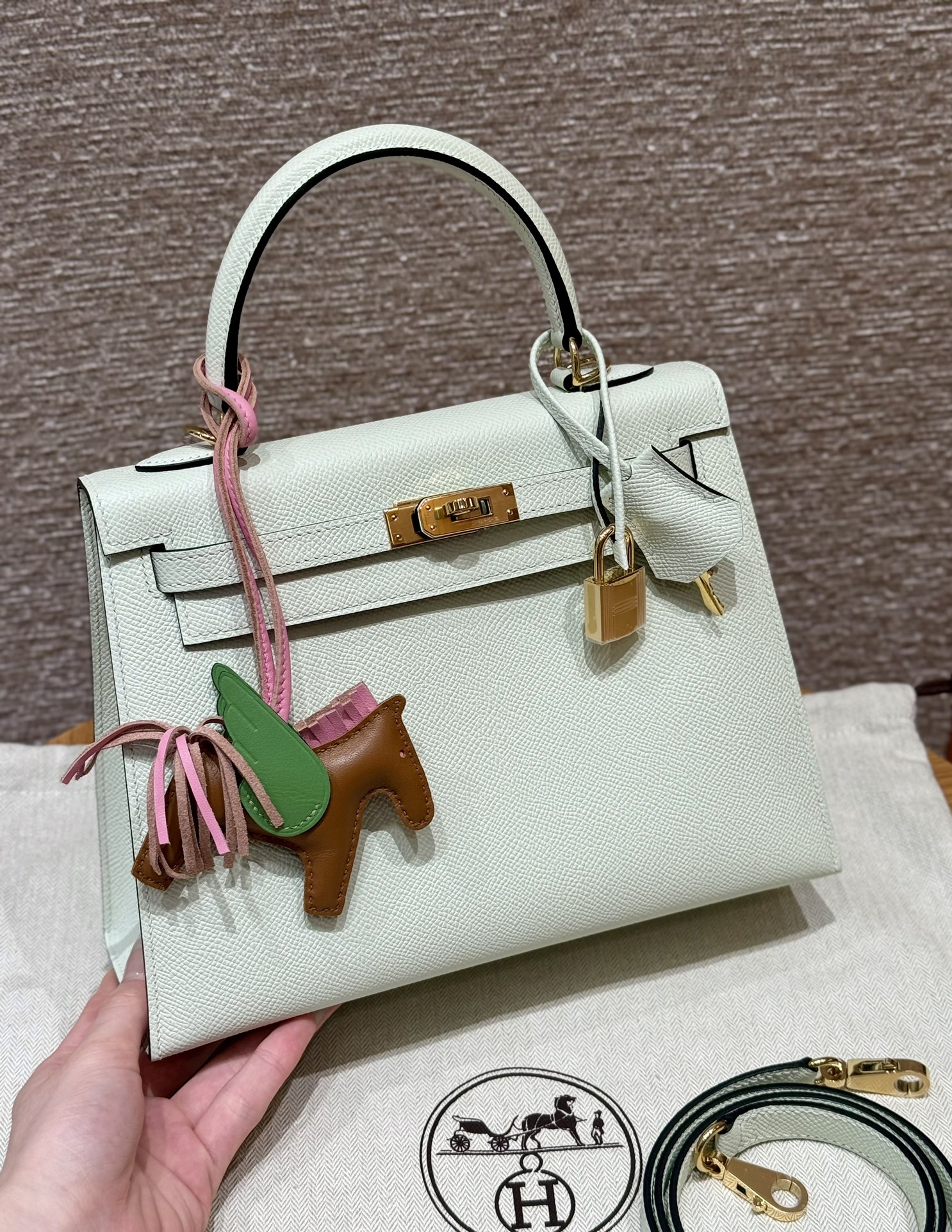 Hermès Kelly Handbag in Vert Fizz  Epsom Cowhide Leather, Purely Handcrafted, High-End Customization Edition