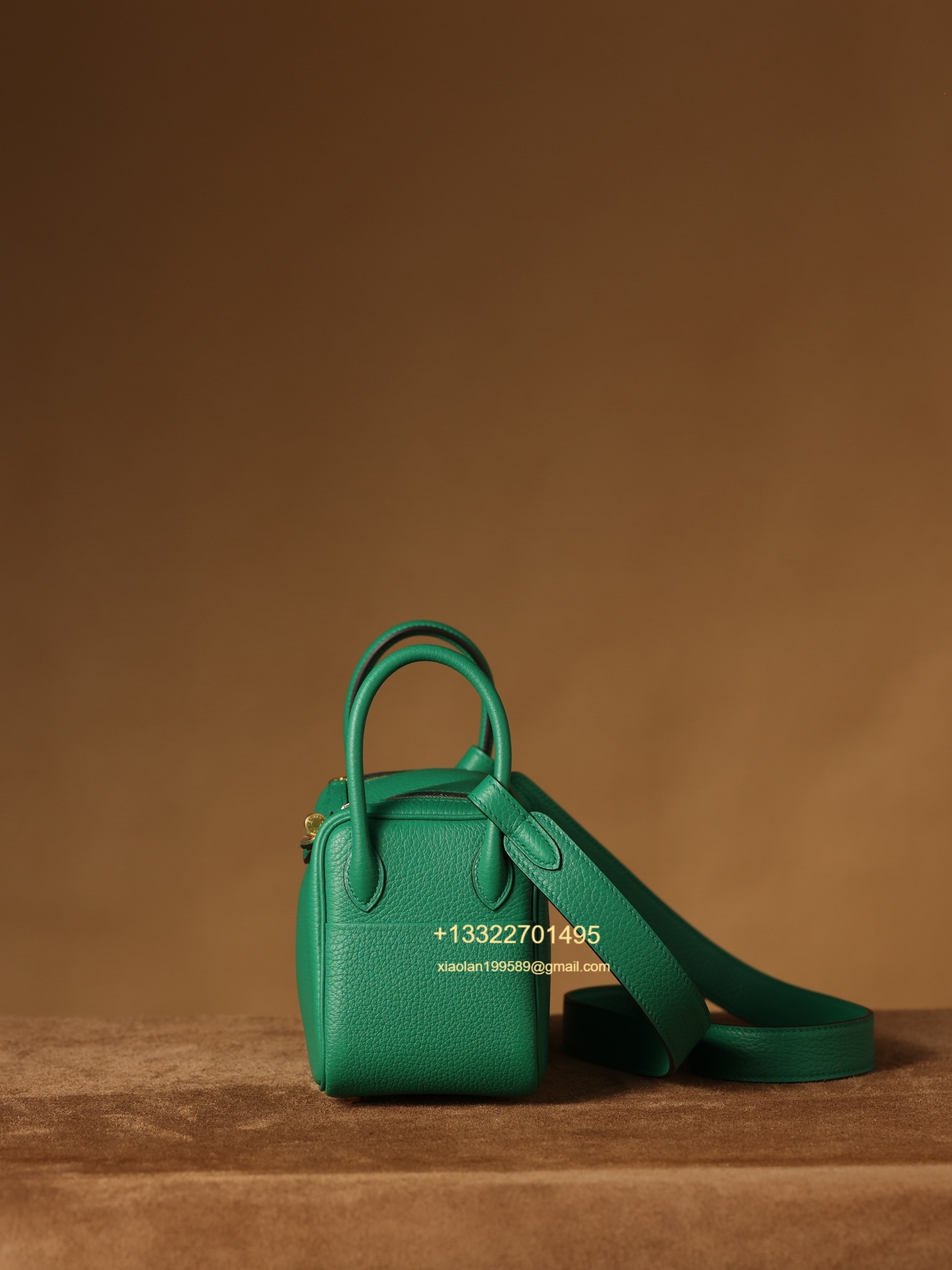 Hermès Lindy Mini 19cm in Velvet Green, crafted with Hermès' exclusive Clemence leather, purely handcrafted, high-end customization edition.