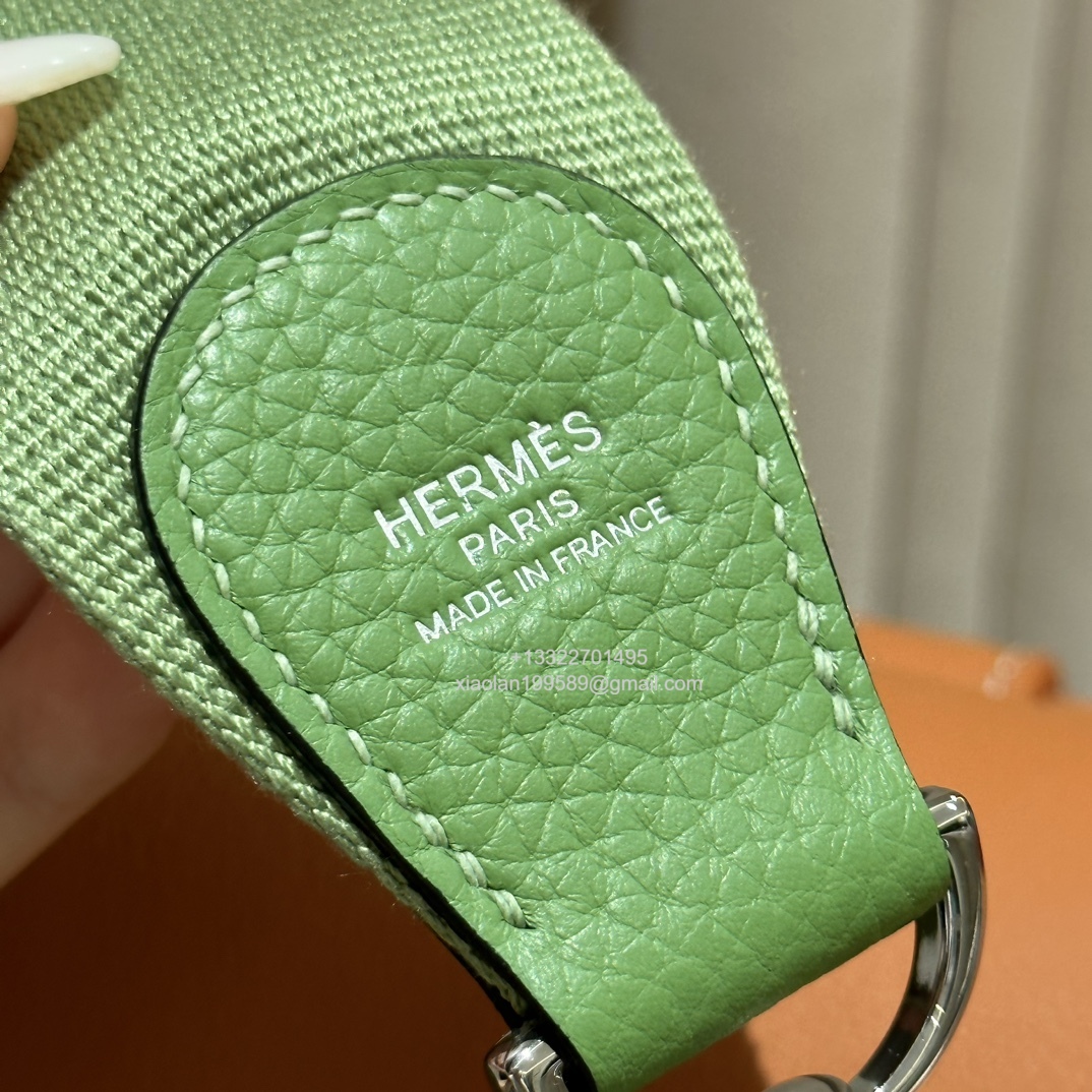 Hermès Evelyne Bag in Clemence Leather, Premium Handcrafted Customization – Avocado Green.