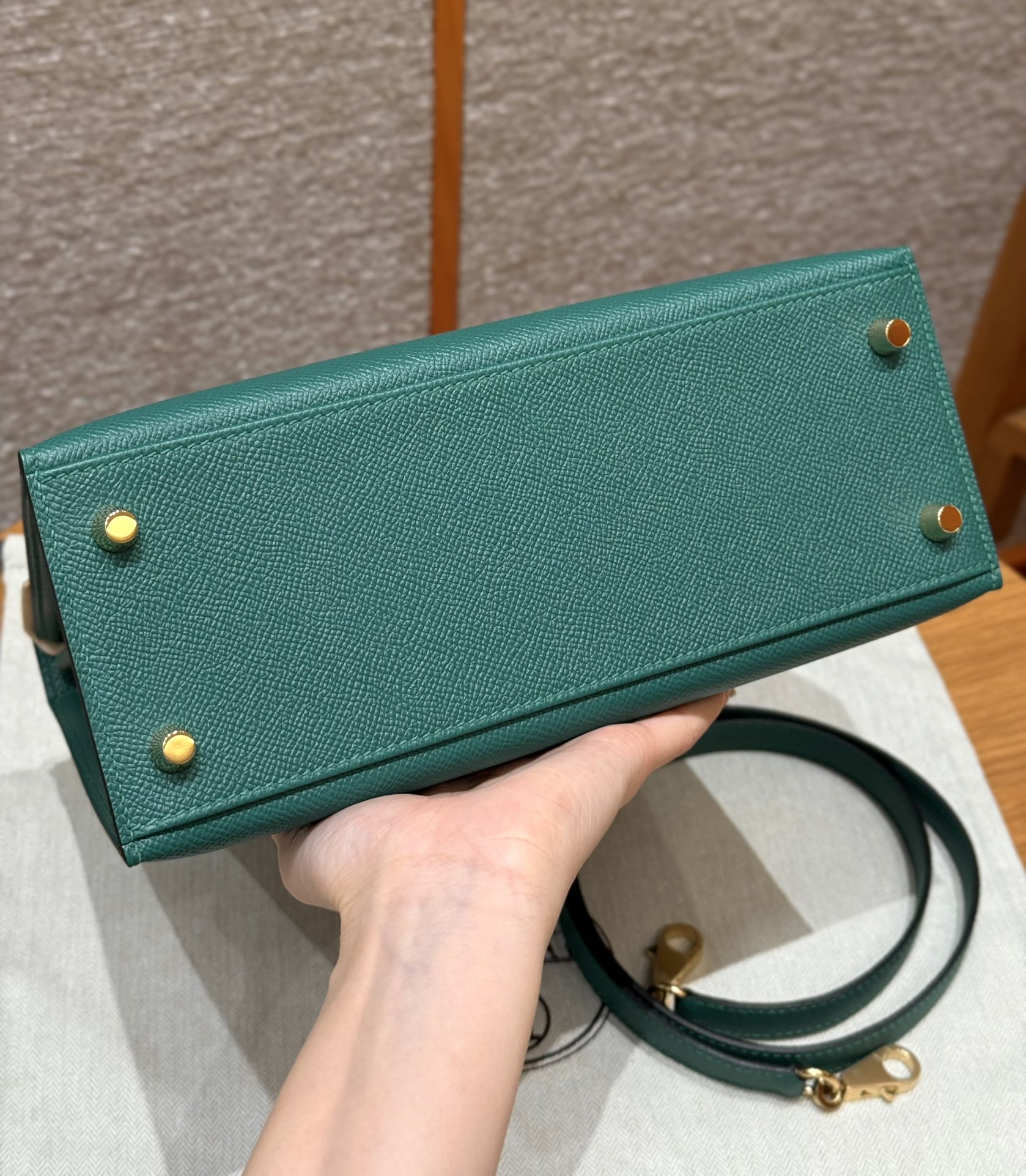 Hermès Kelly Handbag in  Peacock Green Epsom Cowhide Leather, Purely Handcrafted, High-End Customization Edition
