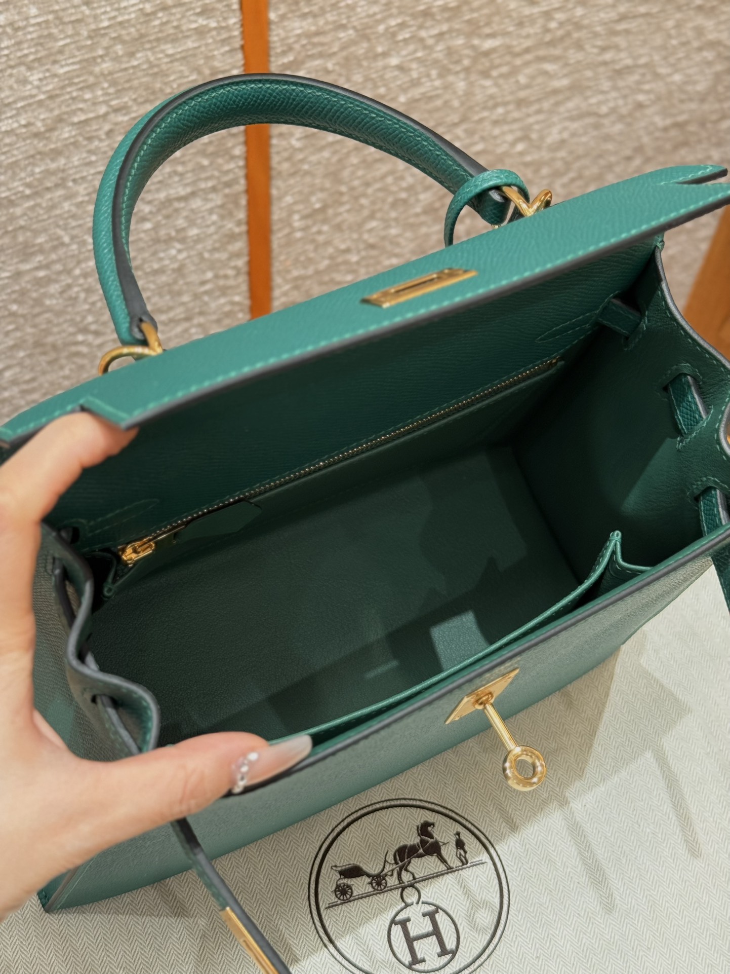 Hermès Kelly Handbag in  Peacock Green Epsom Cowhide Leather, Purely Handcrafted, High-End Customization Edition