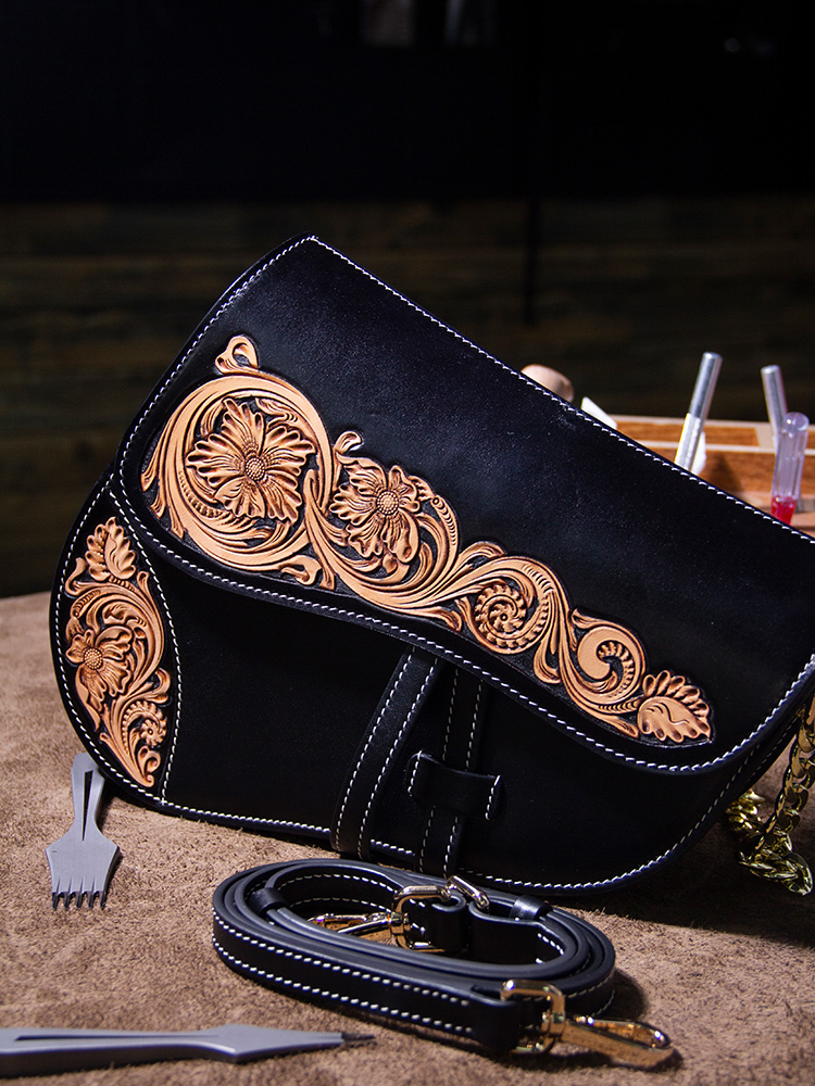 New Chinese-style Leather Carved Saddle Bag, Luxury Niche Women's Crossbody Bag, Genuine Leather, Trendy and Unique Shoulder Backpack.