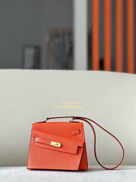 Hermès Mini Kelly 20 Sellier en Désordre Bag in Epsom Leather, Fully Hand-stitched with Beeswax Thread, Color: Hermès Orange.