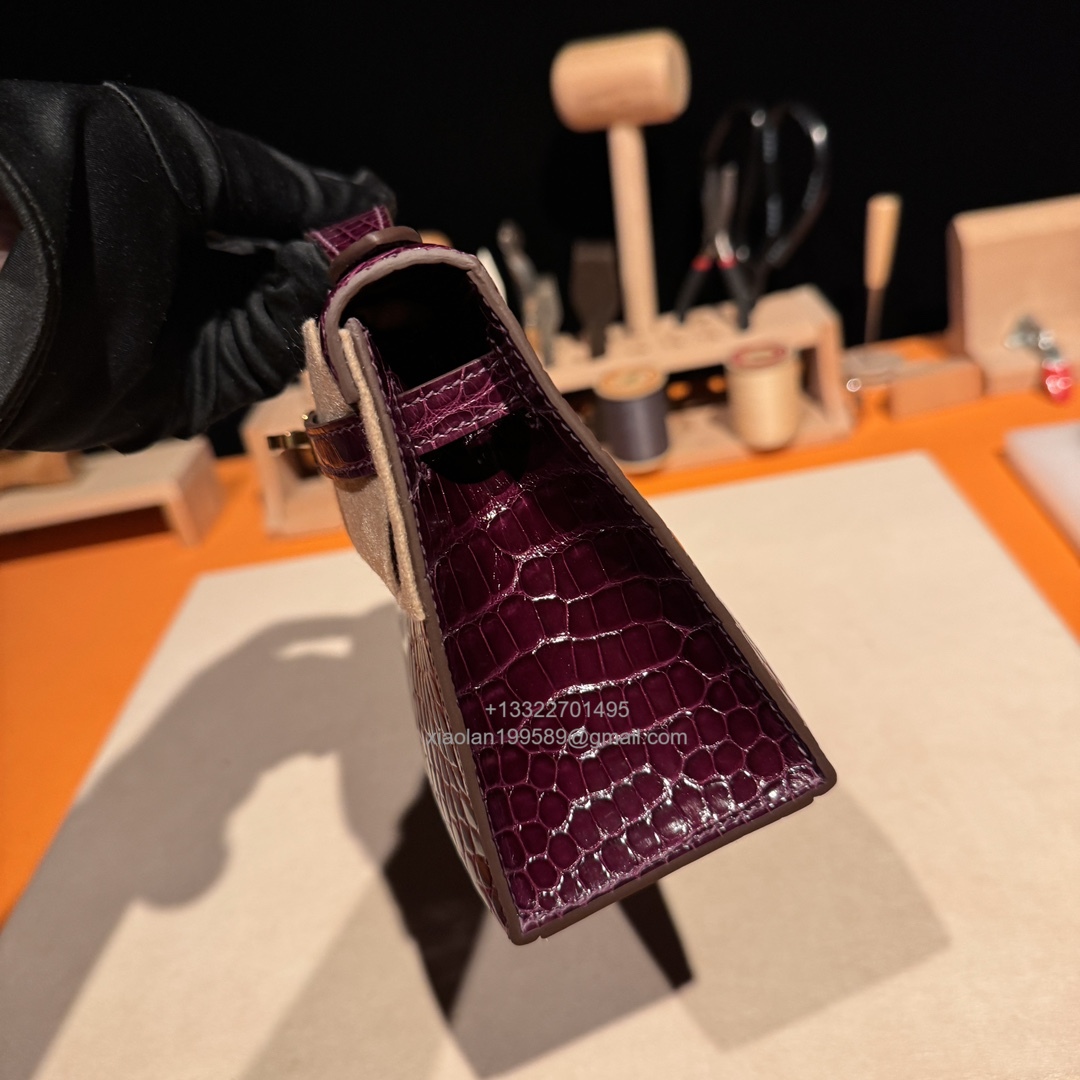 Hermès Kelly Pochette Clutch Bag Shiny Crocodile Leather . Fully Handmade Premium Customization – Gallon Purple