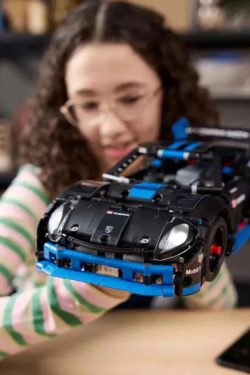Porsche GT4 e-Performance racewagen 42176 Technic thumbnail 12