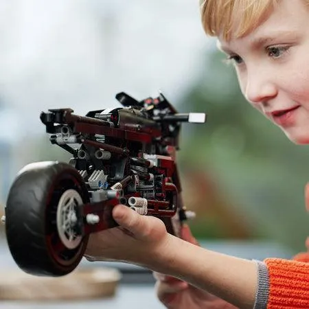 The BATMAN – BATMOTOR™ 42155 Technic thumbnail 7