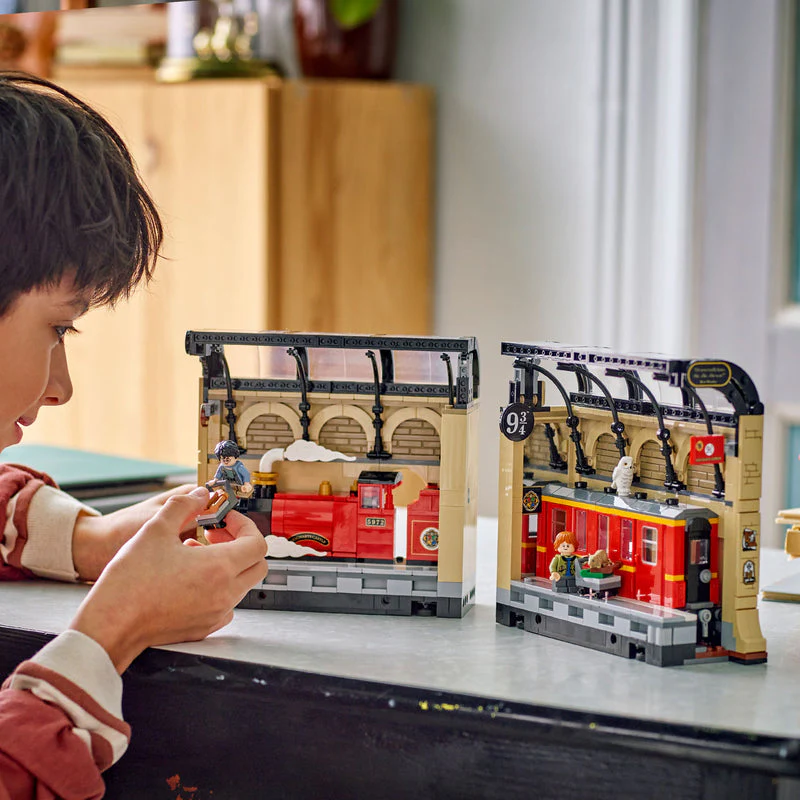 LEGO Zweinstein Express boekensteun 76450 Harry Potter