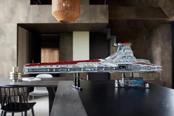 Venator class Republic Attack Cruiser 75367 StarWars thumbnail 5