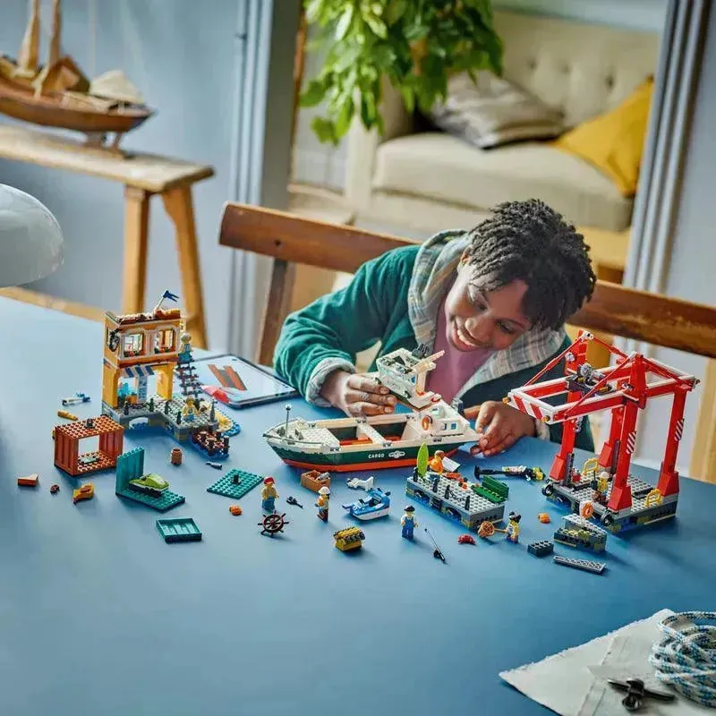LEGO Haven met vrachtschip 60422 City