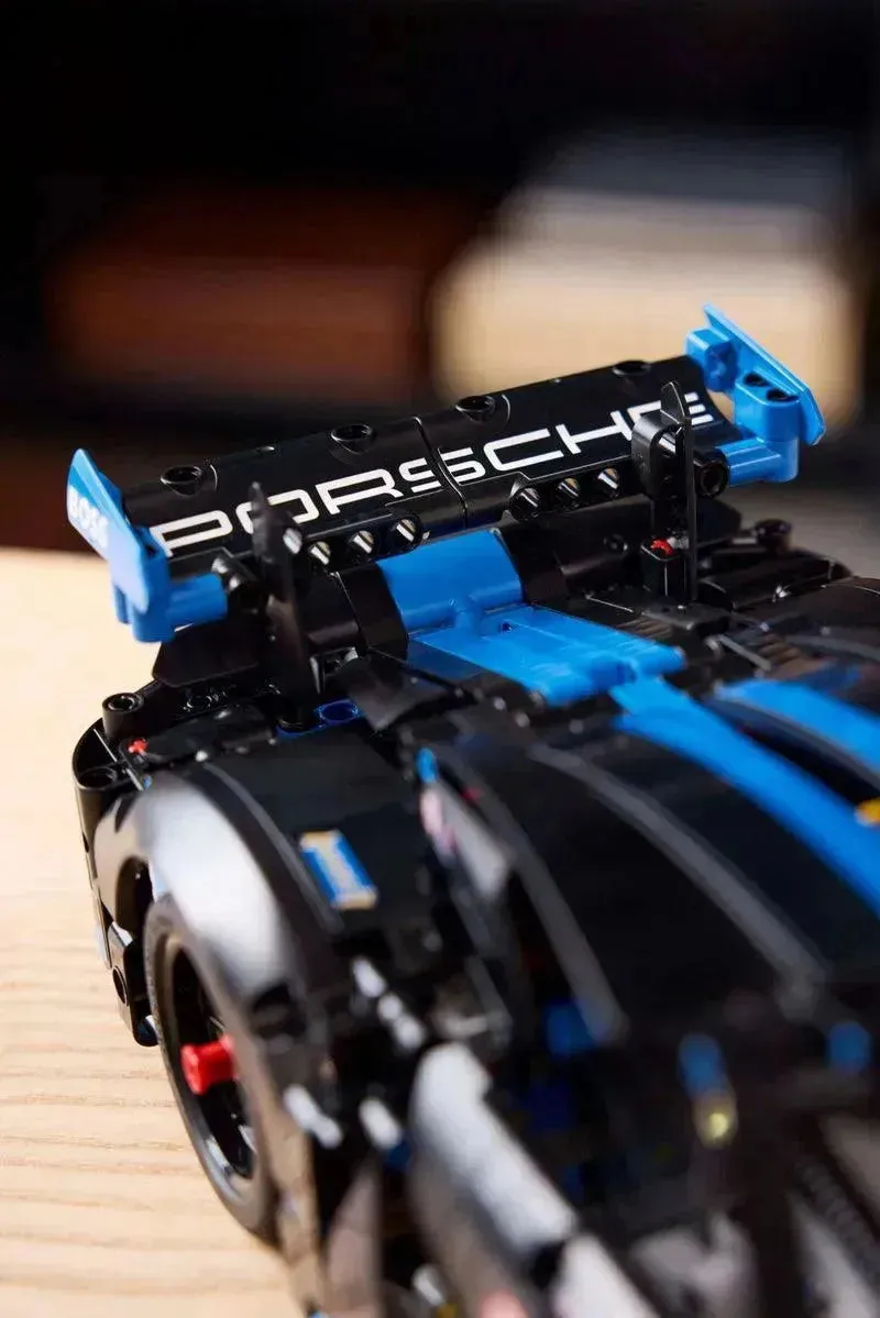 Porsche GT4 e-Performance racewagen 42176 Technic thumbnail 16