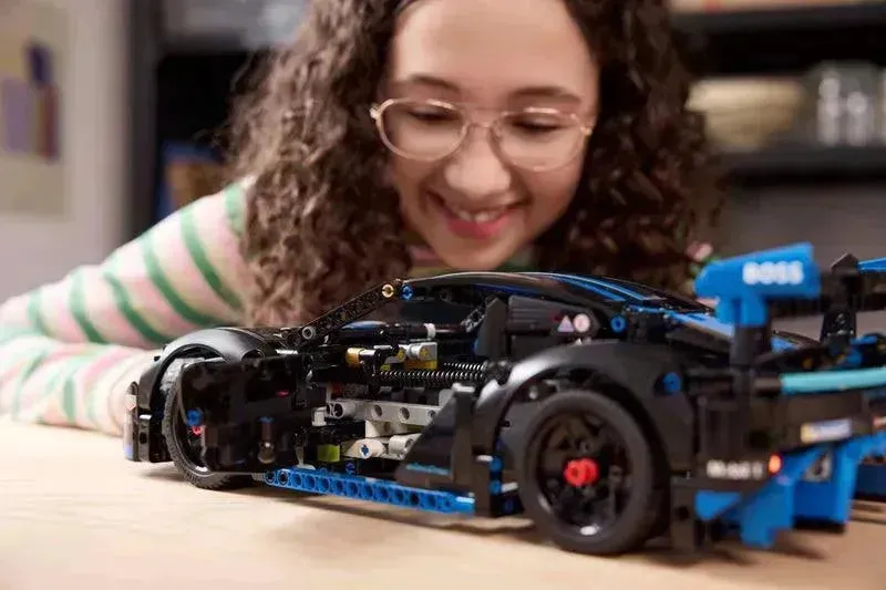 Porsche GT4 e-Performance racewagen 42176 Technic thumbnail 13
