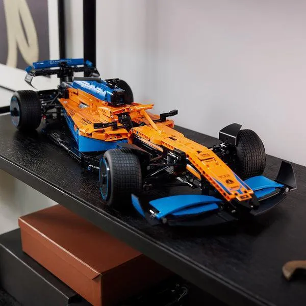McLaren F1 Formule 1 auto 42141 Technic thumbnail 14