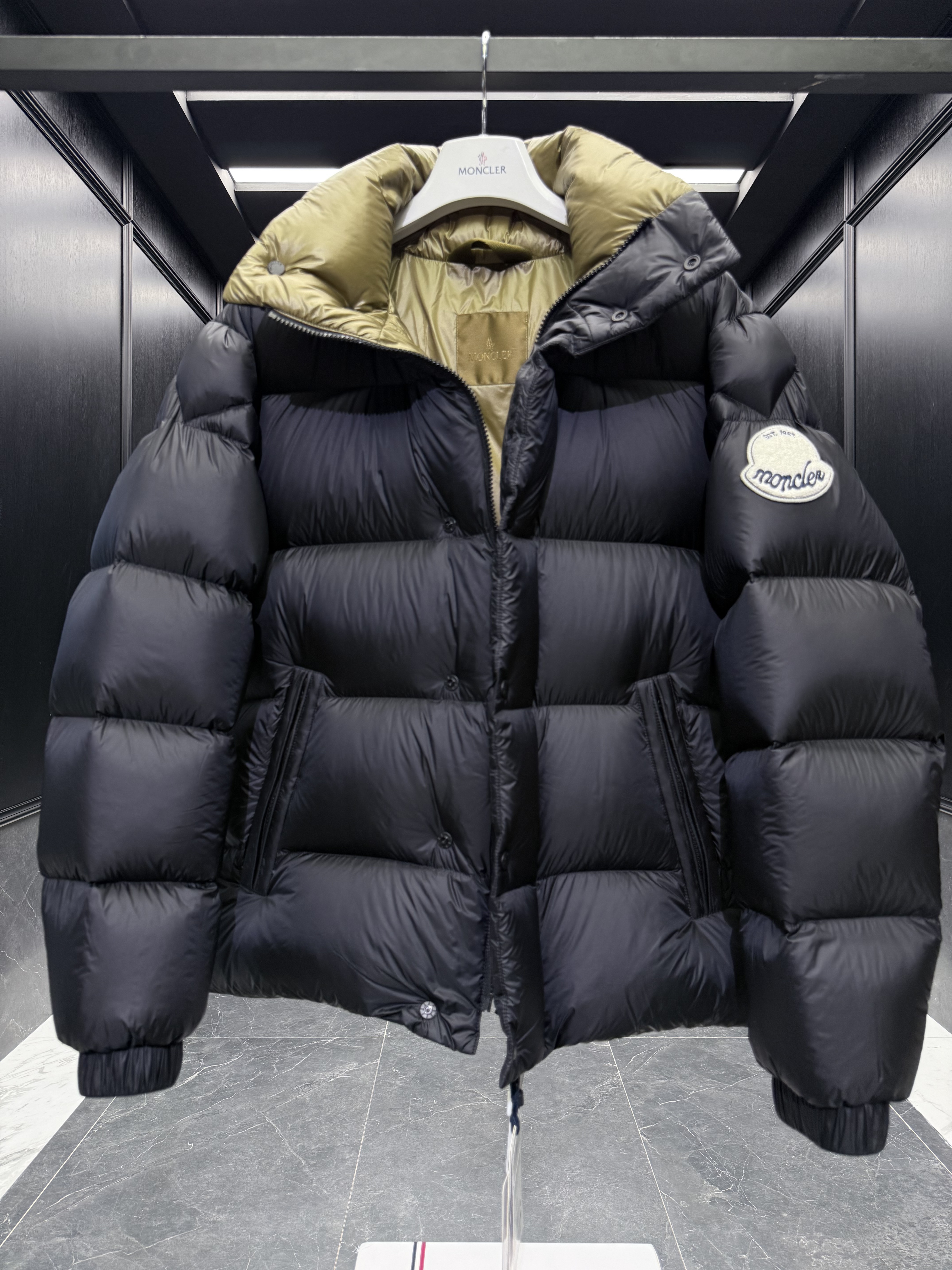 moncler palm angles
