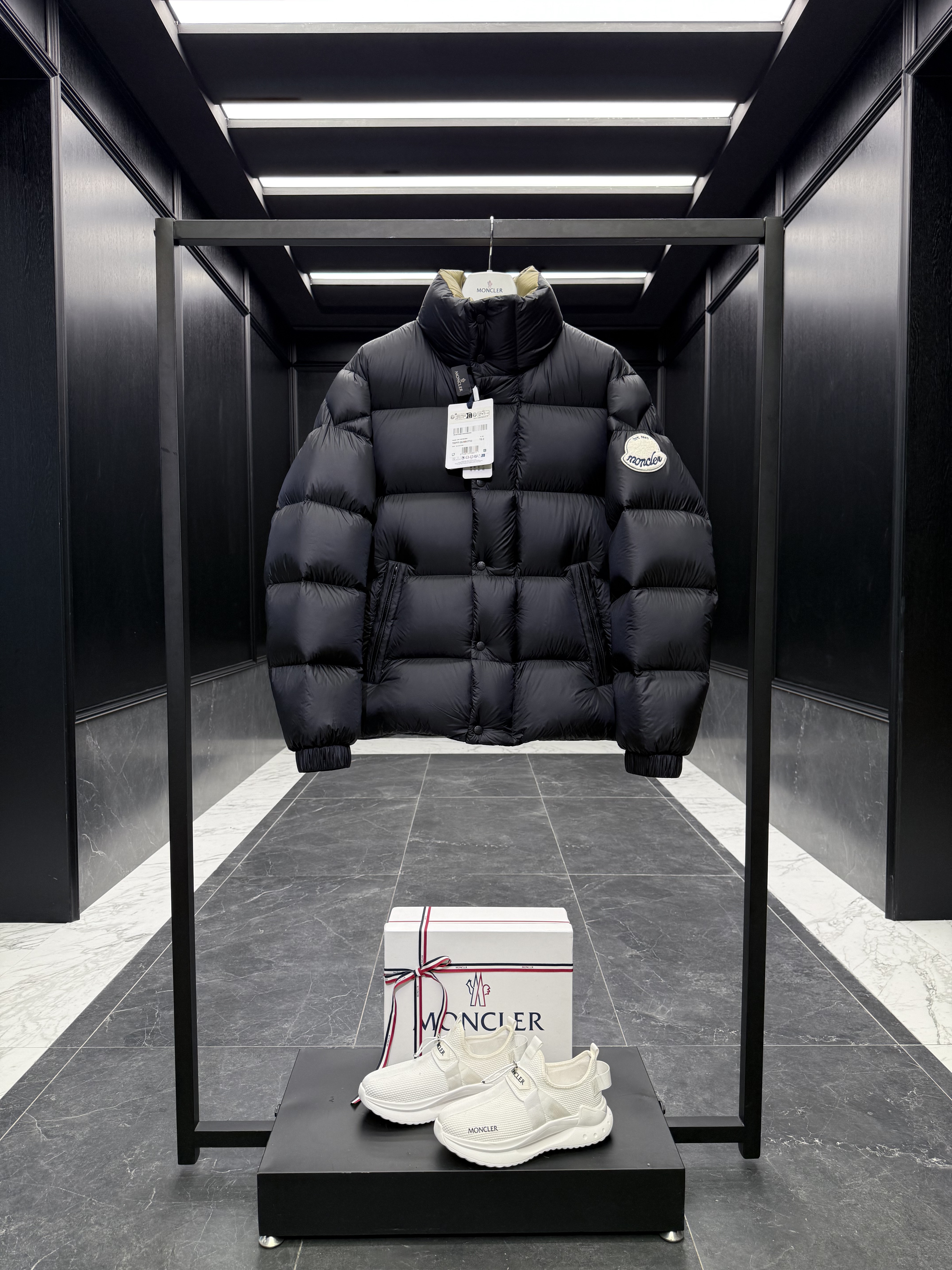 moncler palm angles
