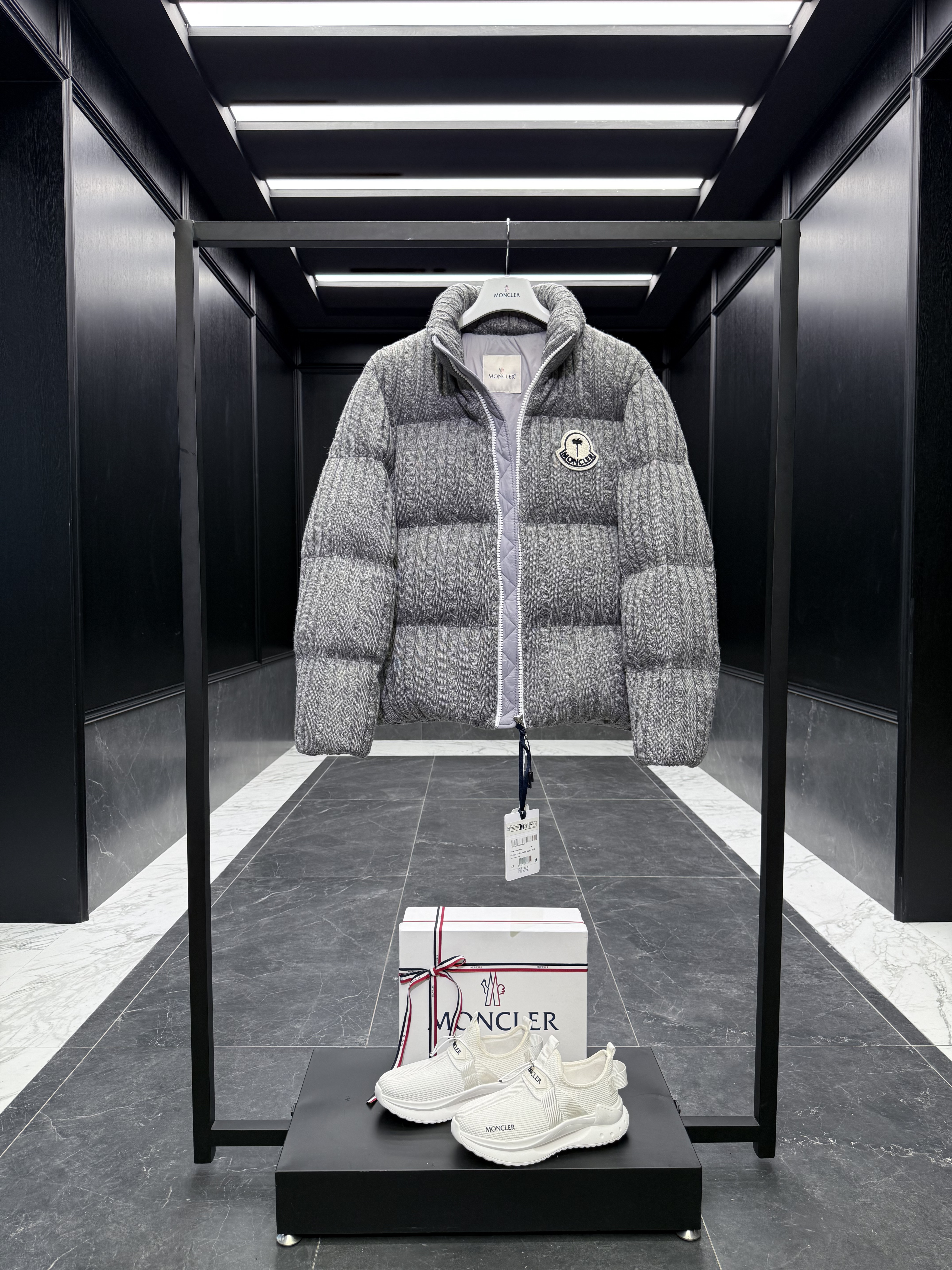 Moncler palm angles