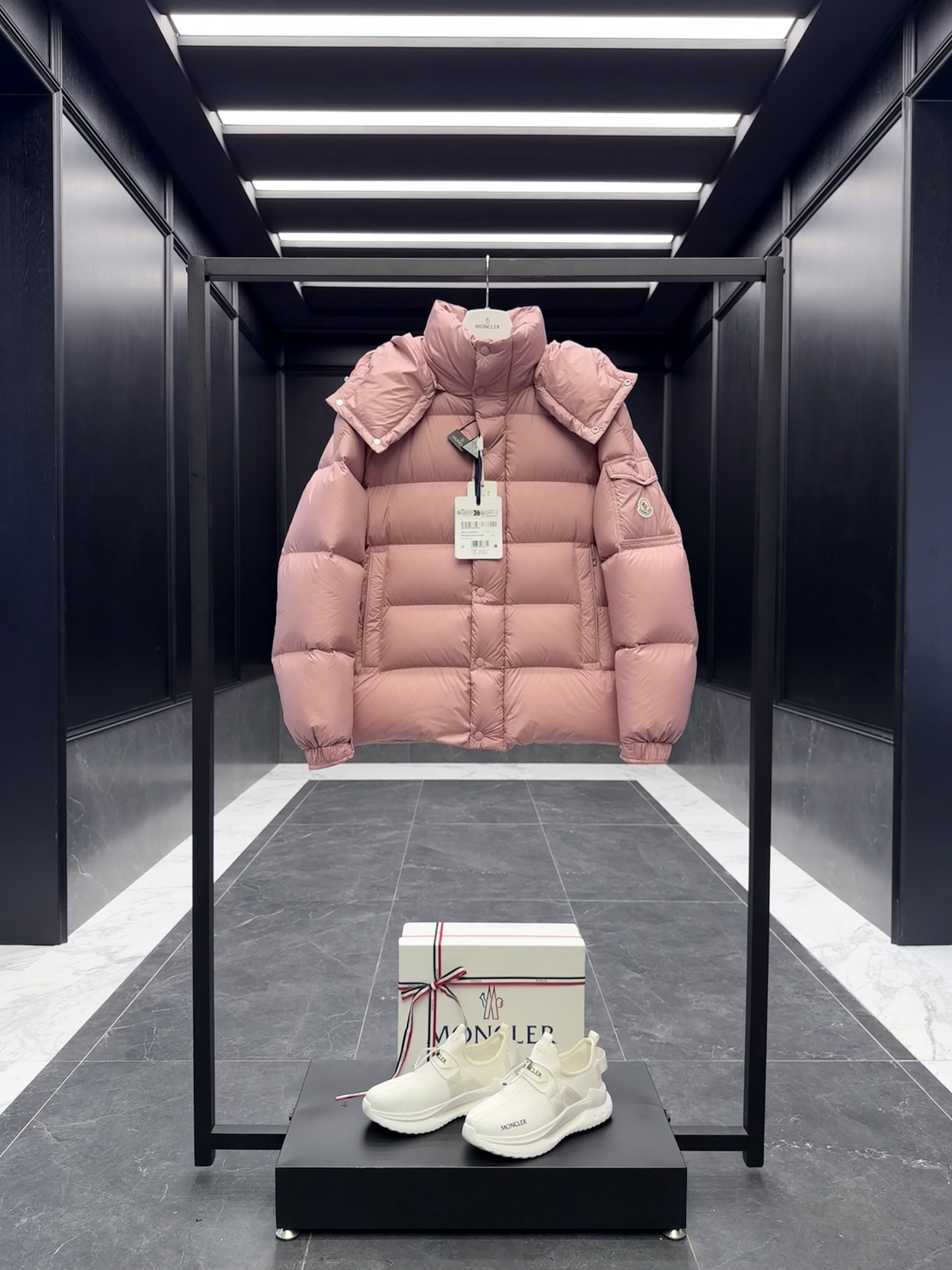 Moncler maya 70th
