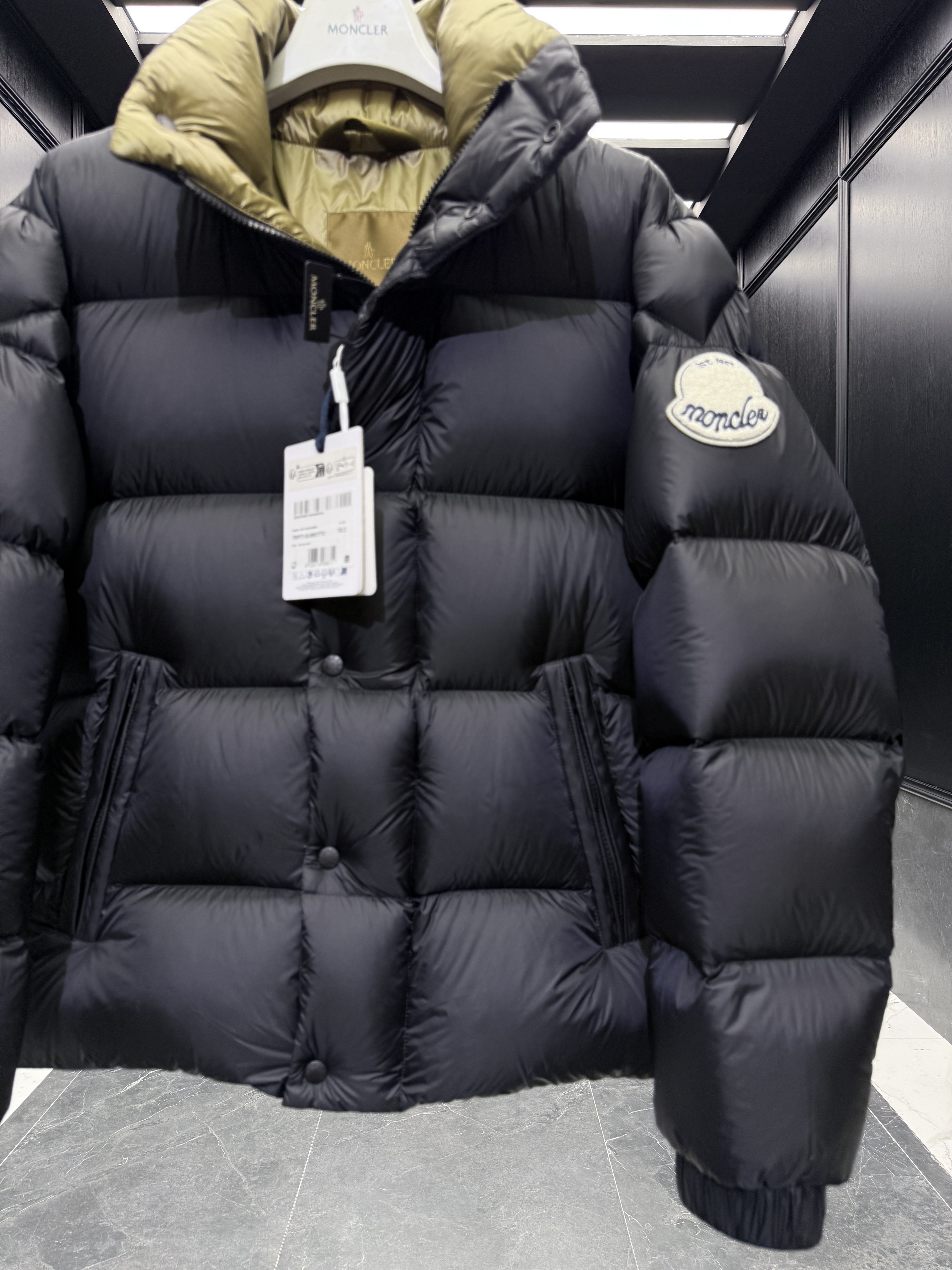 moncler palm angles