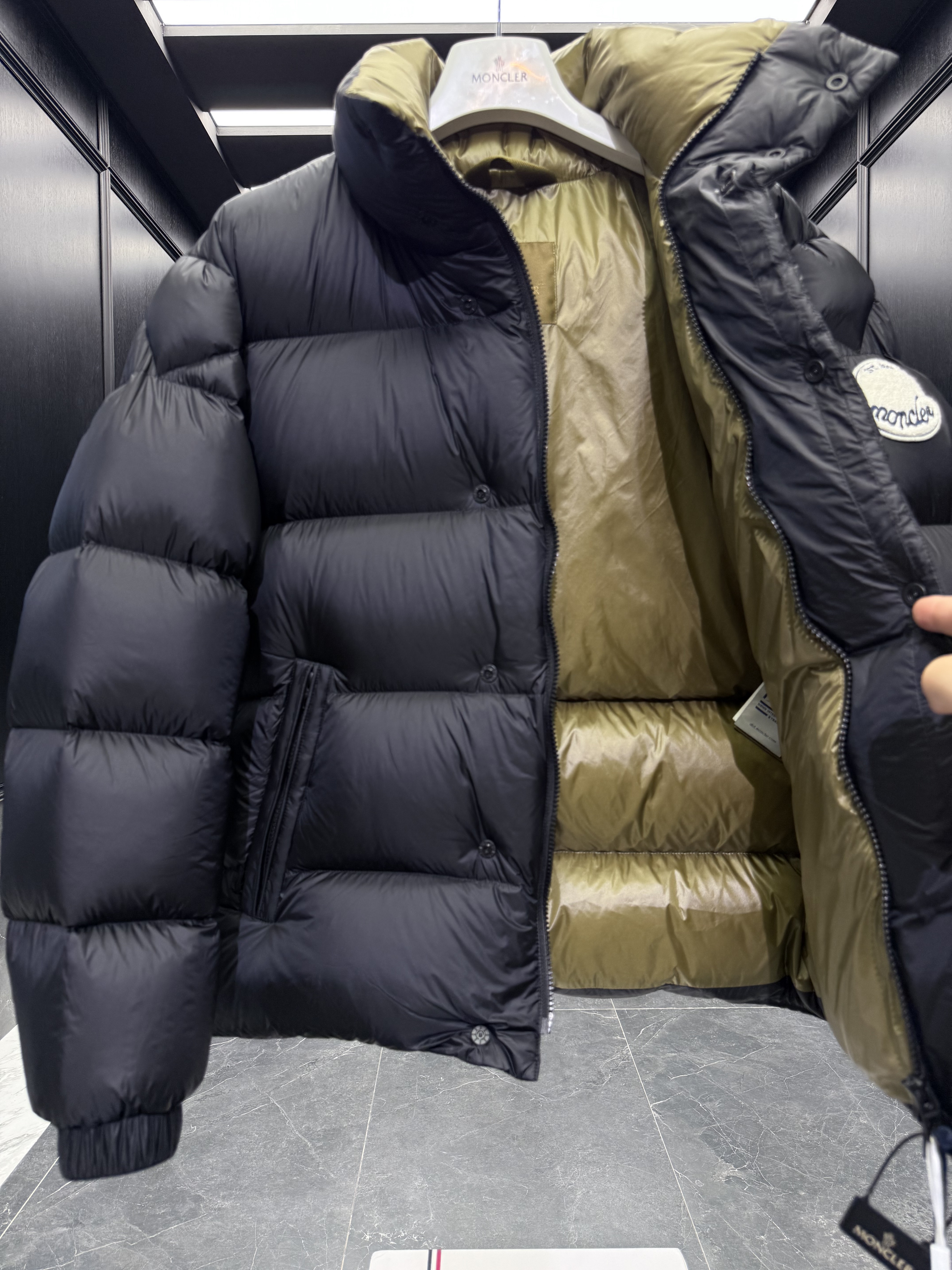 moncler palm angles