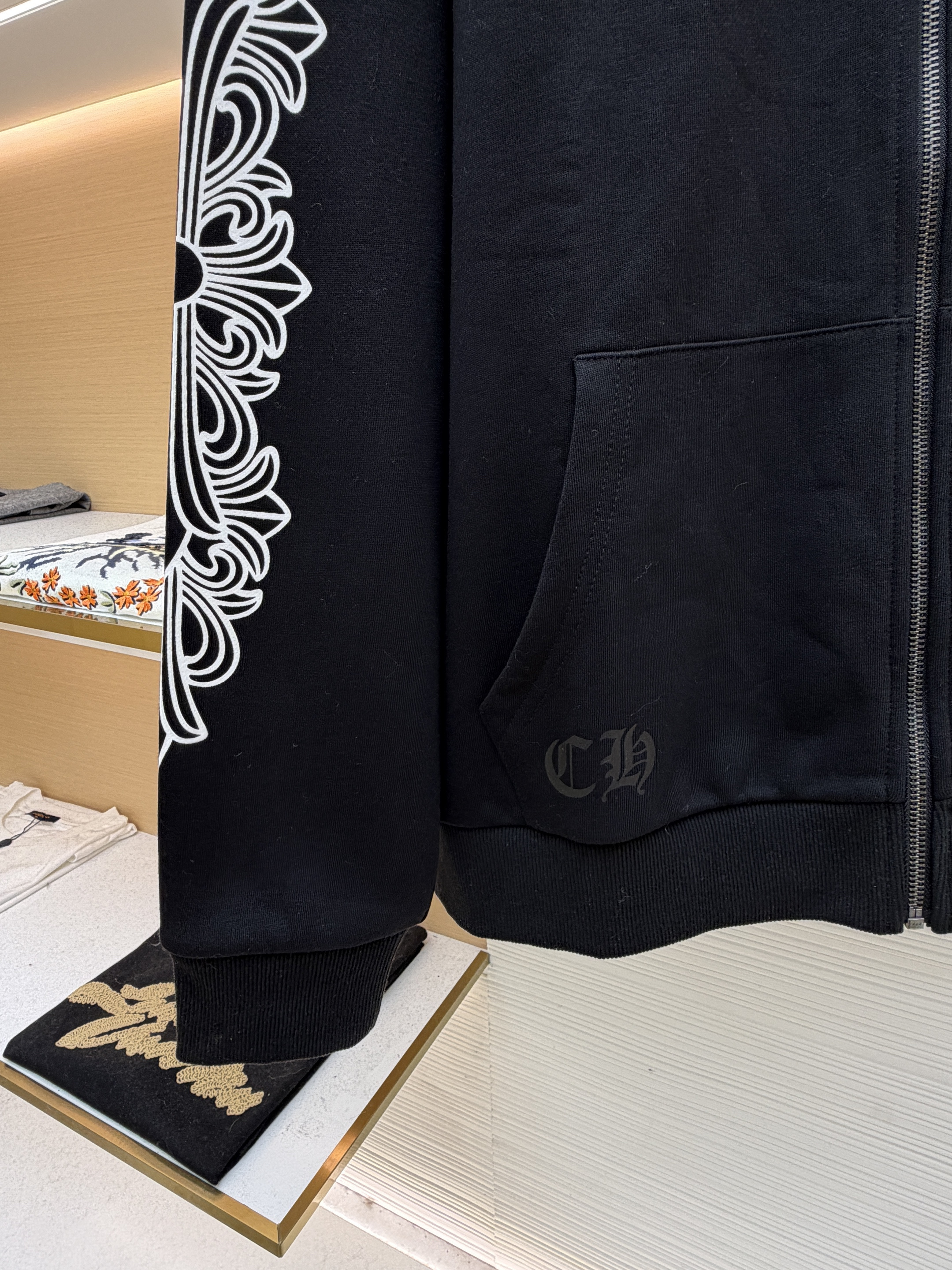 Chrome Hearts 马蹄麒麟拉链外套