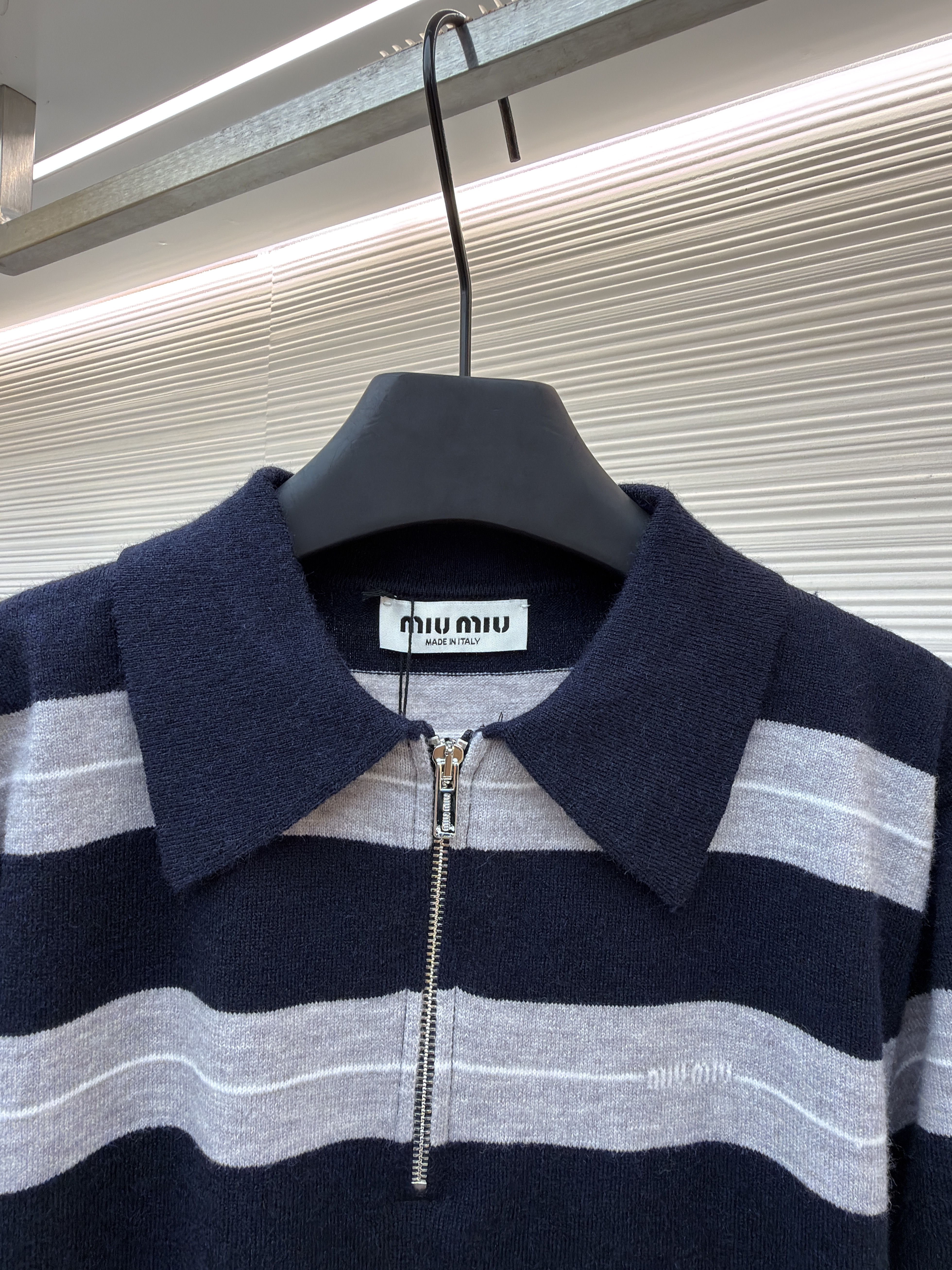 MIUMIU Atheneum快闪系列条纹长袖Polo衫